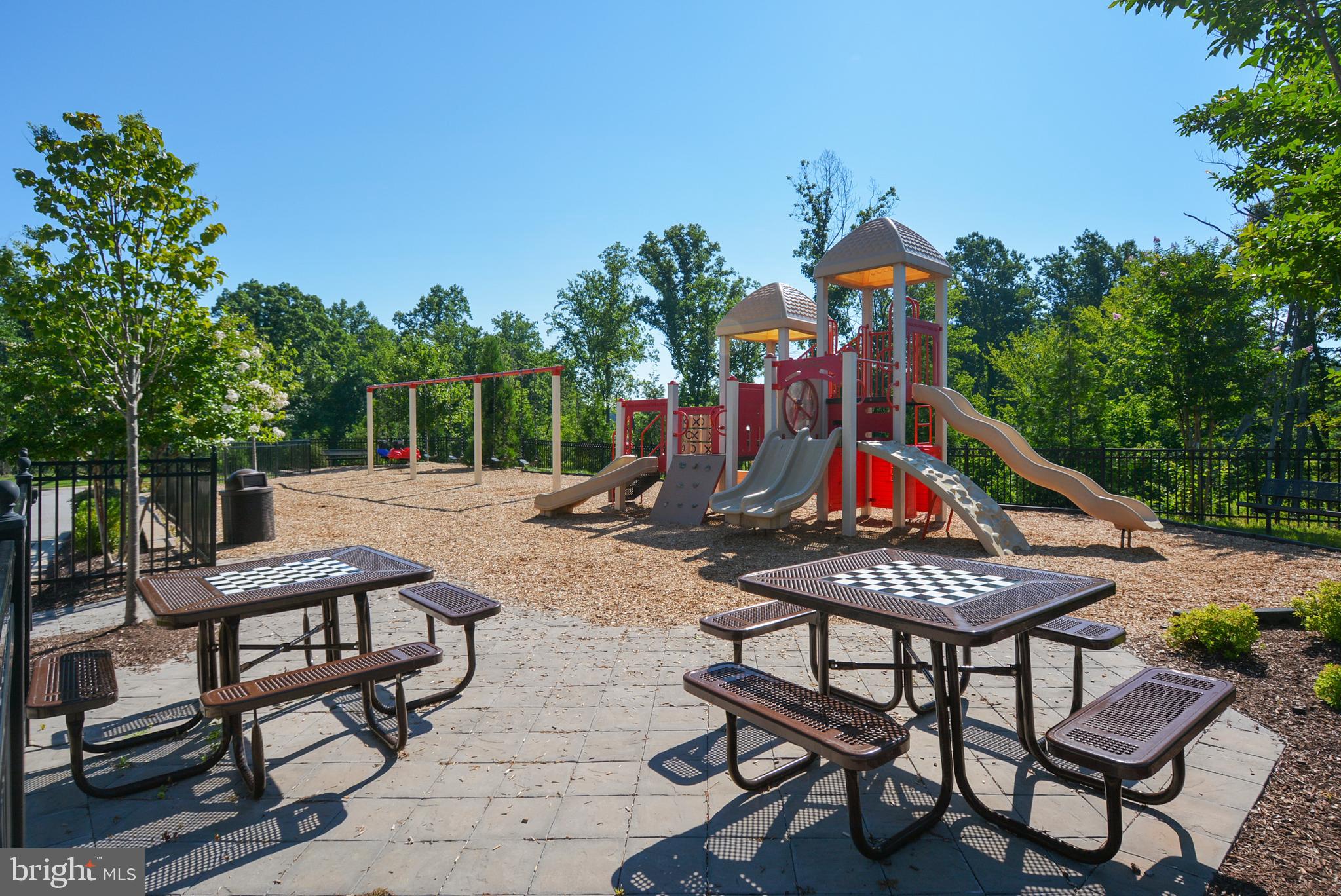 POINTE AT ARUNDEL PRESERVES - Residential