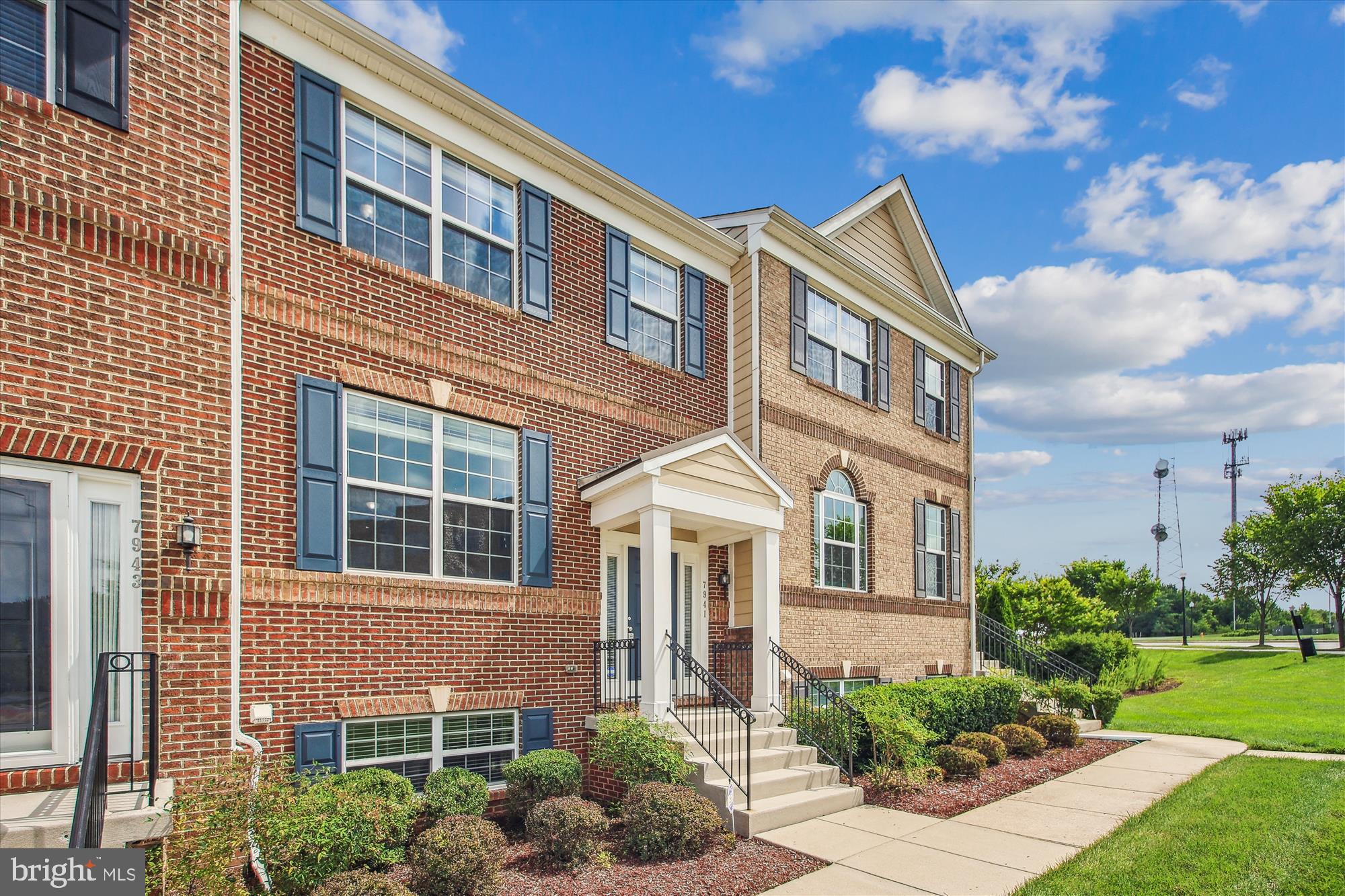 POINTE AT ARUNDEL PRESERVES - Residential