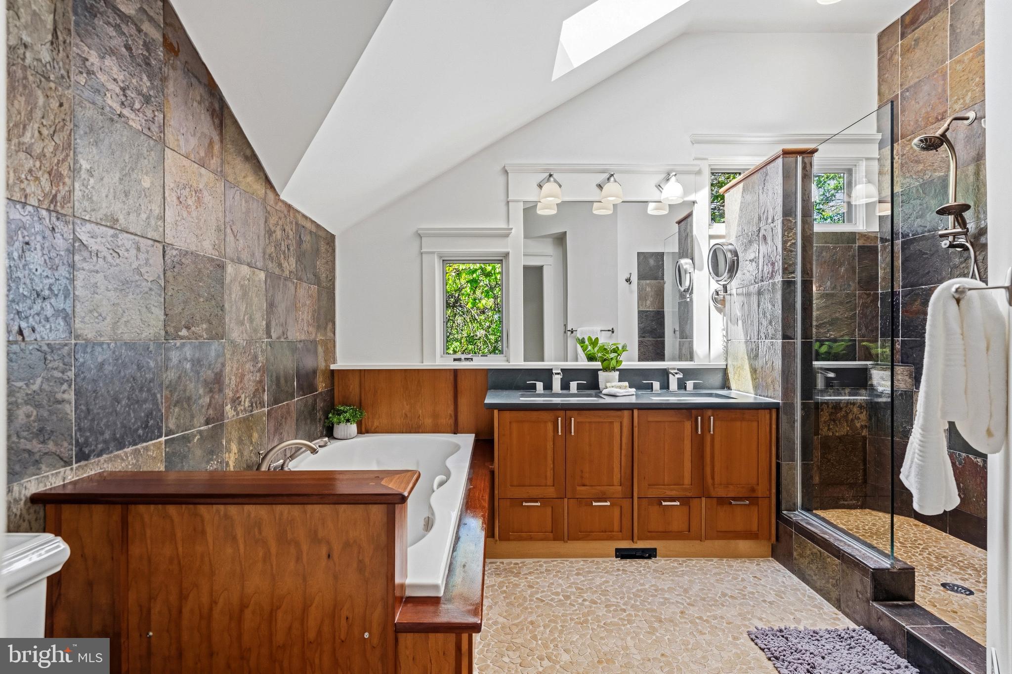 ROSEMONT - Residential