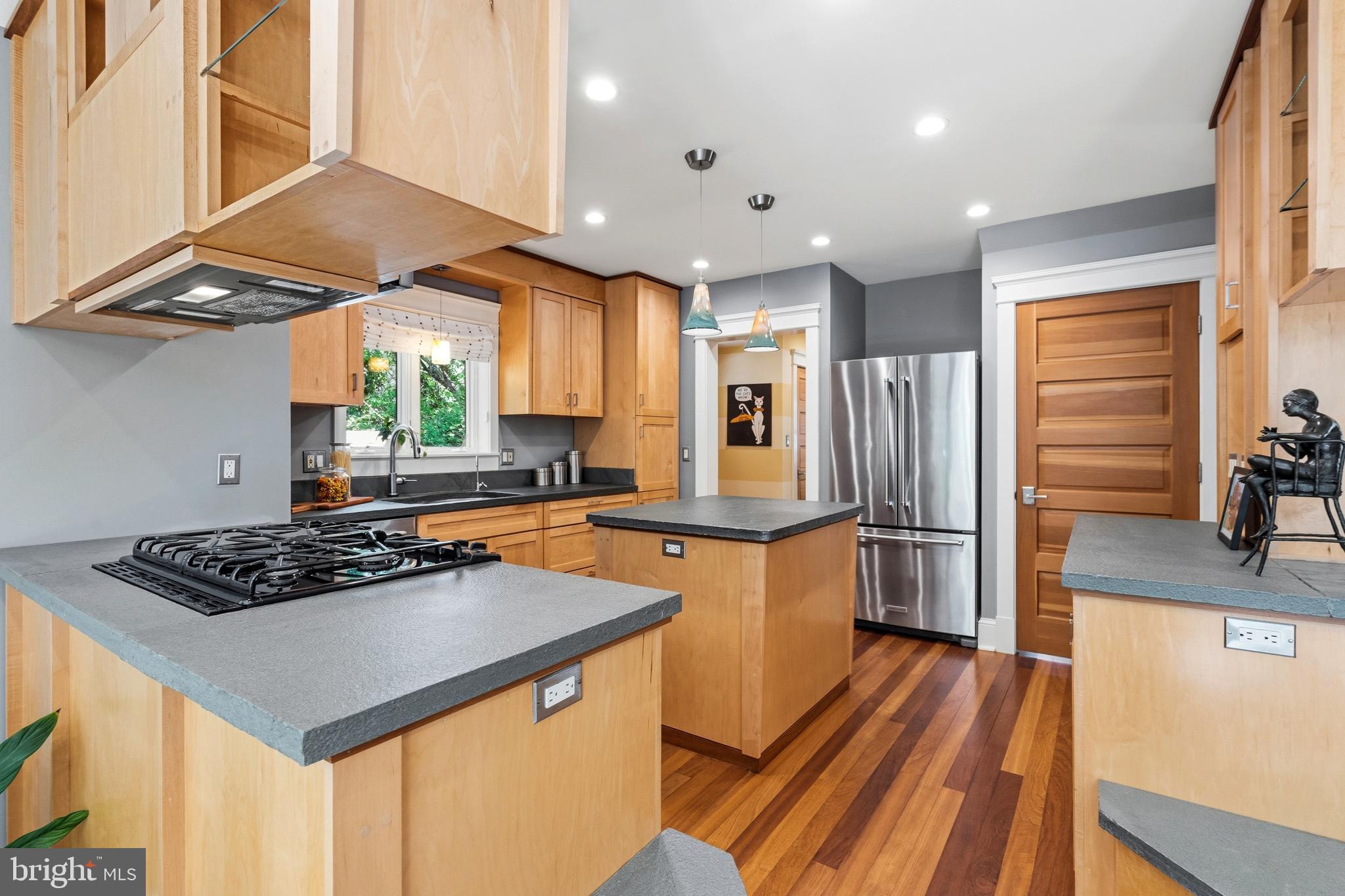 ROSEMONT - Residential