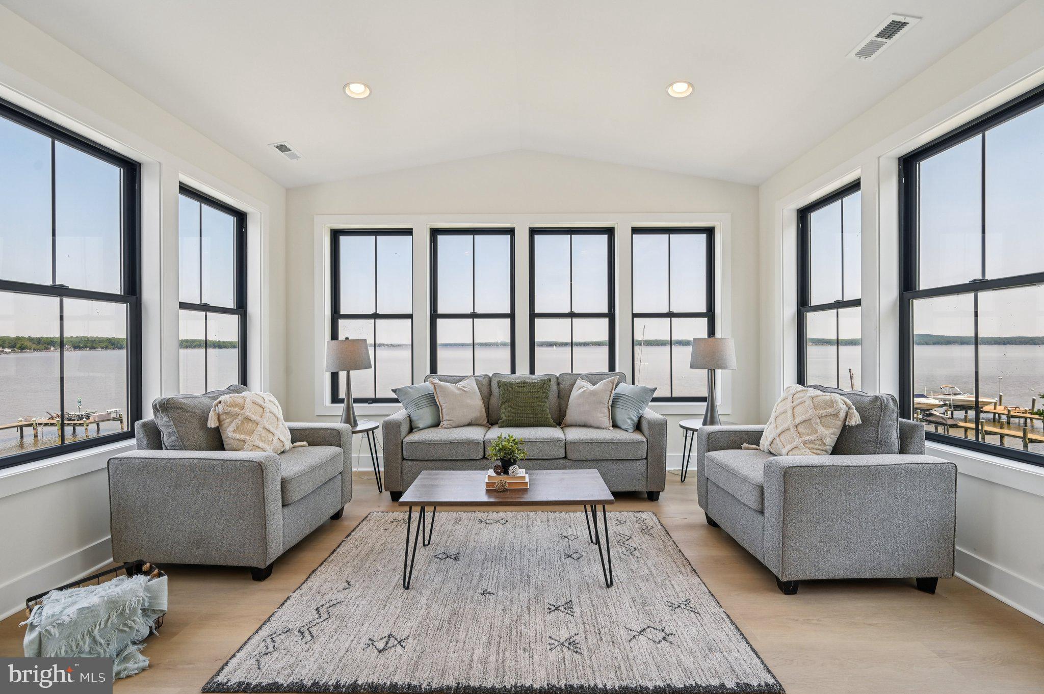 PERRYVILLE - Residential