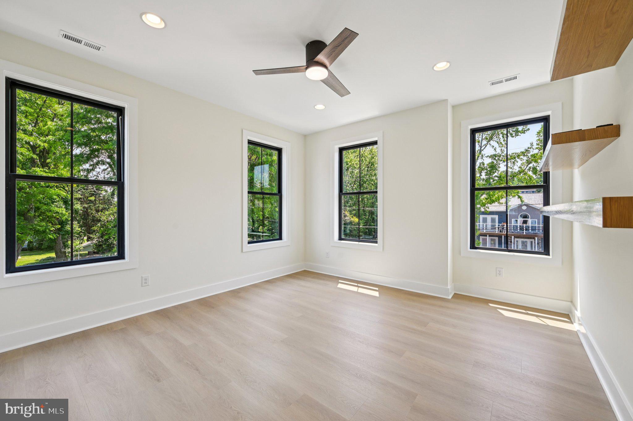 PERRYVILLE - Residential