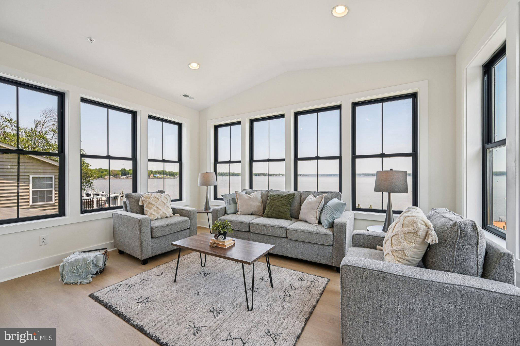 PERRYVILLE - Residential