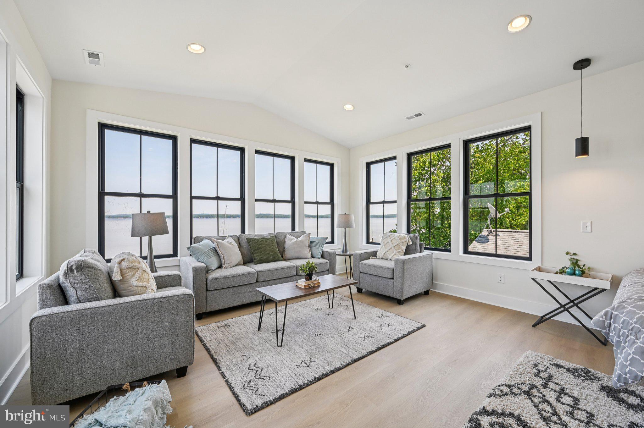 PERRYVILLE - Residential