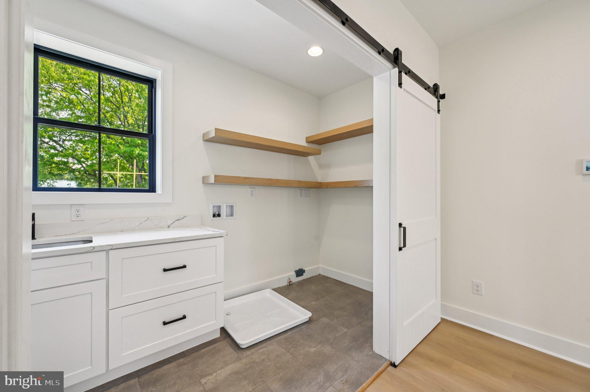 PERRYVILLE - Residential