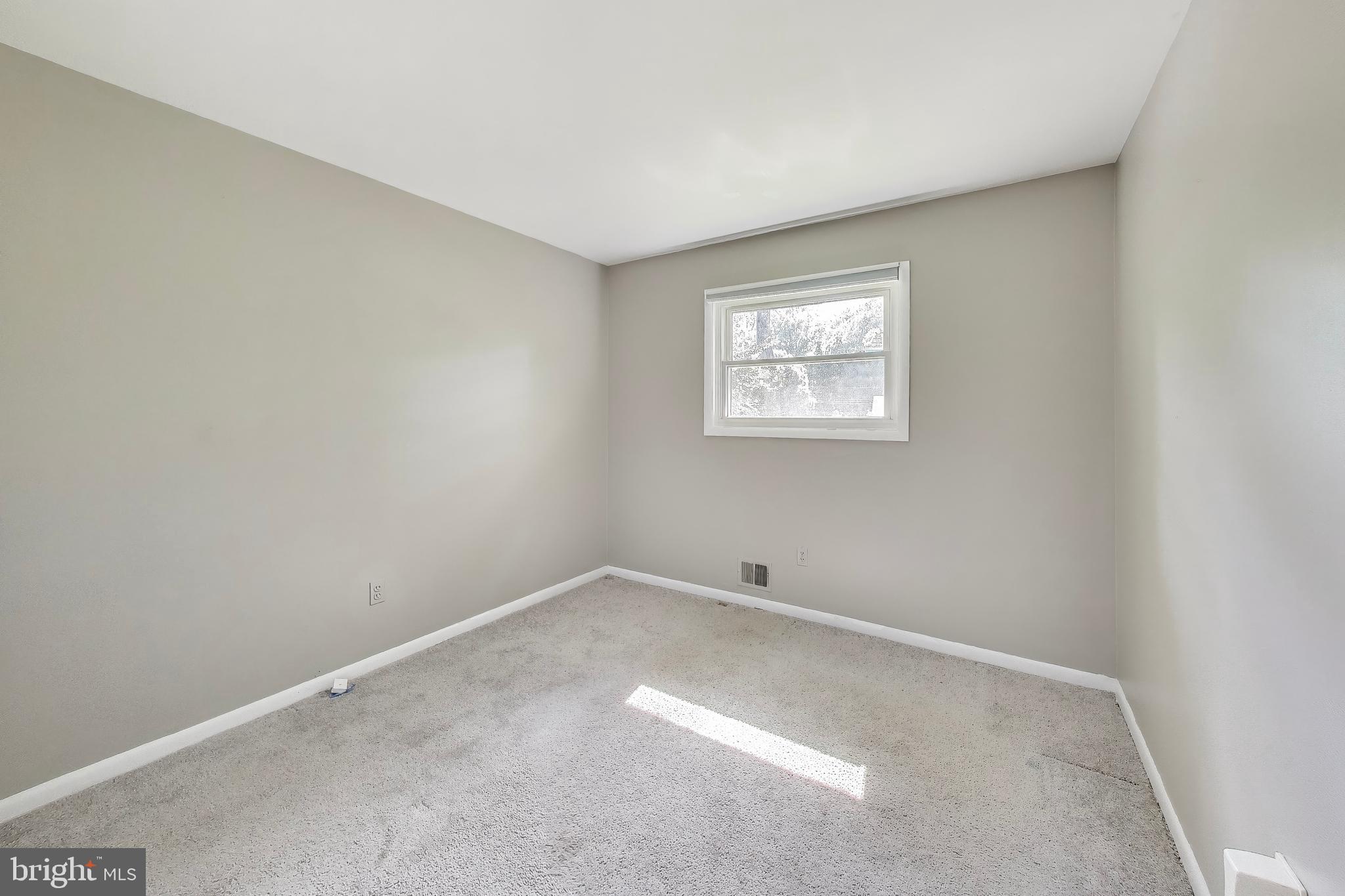 ROCK CREEK MANOR - Residential Lease