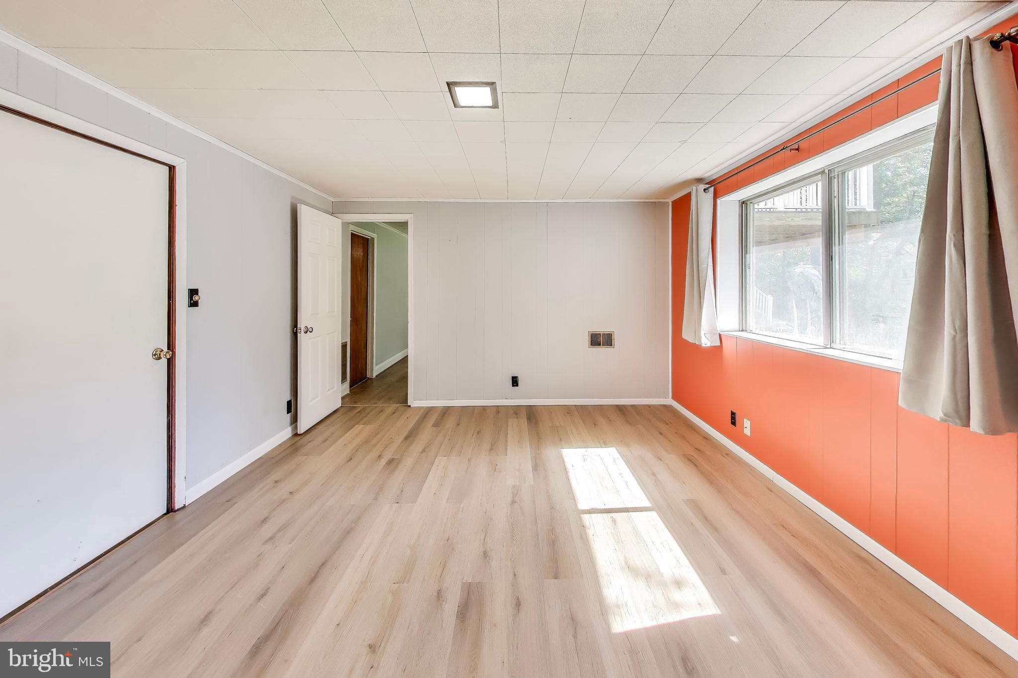 ROCK CREEK MANOR - Residential Lease