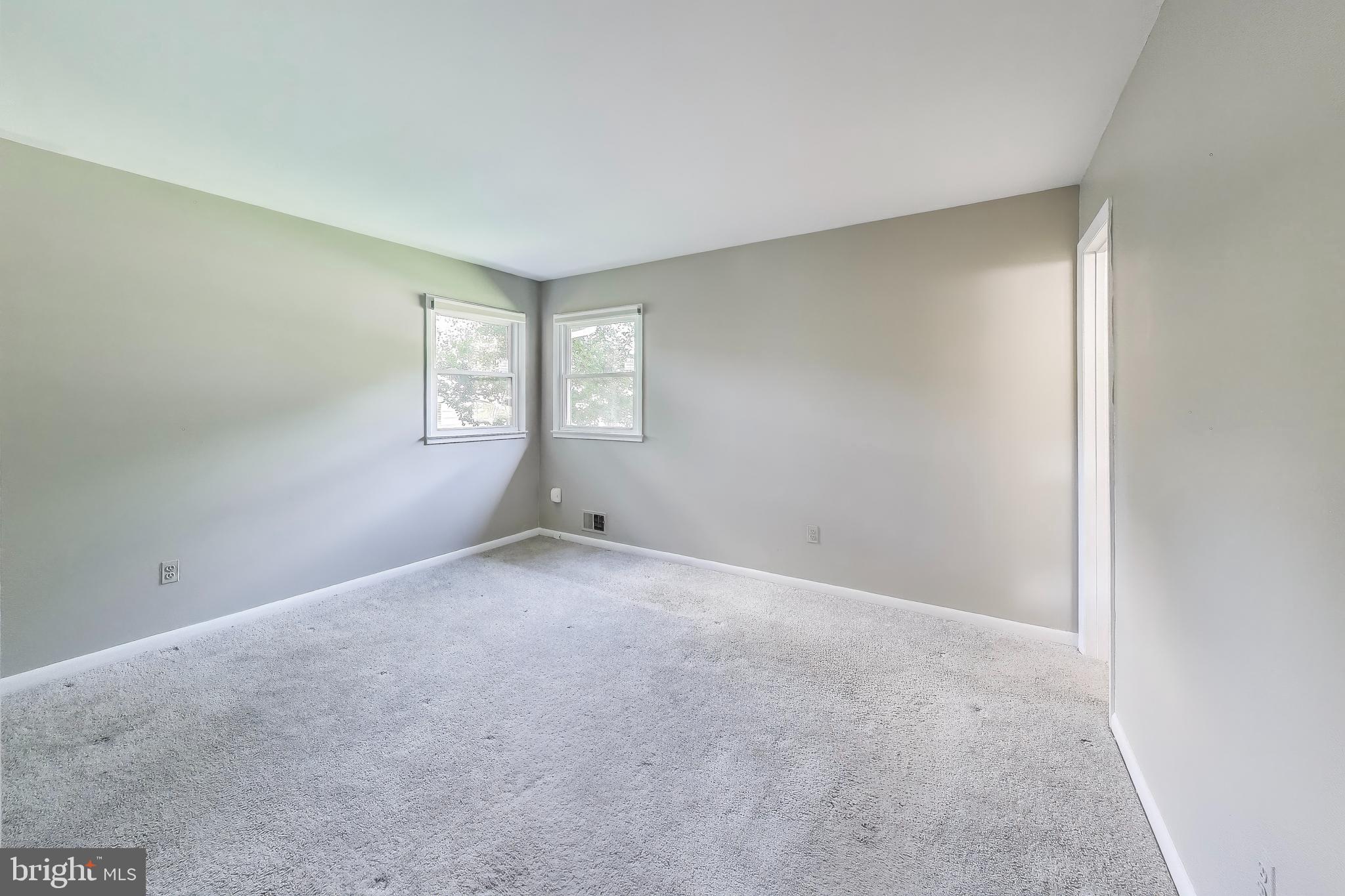 ROCK CREEK MANOR - Residential Lease