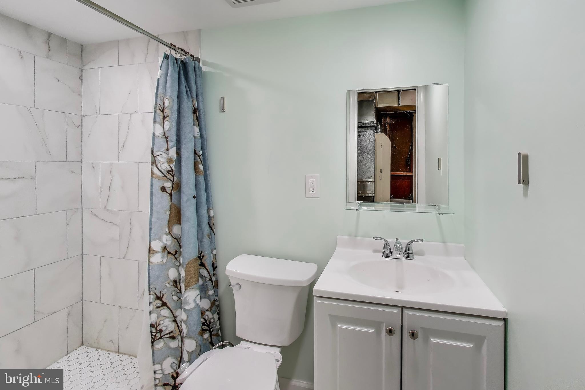 ROCK CREEK MANOR - Residential Lease