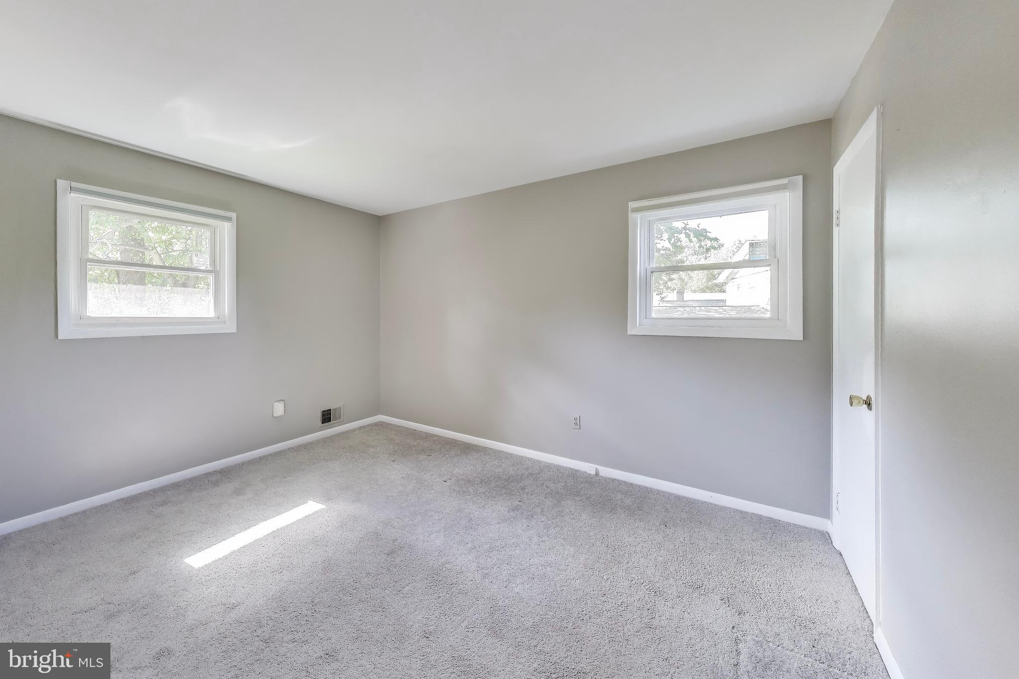 ROCK CREEK MANOR - Residential Lease