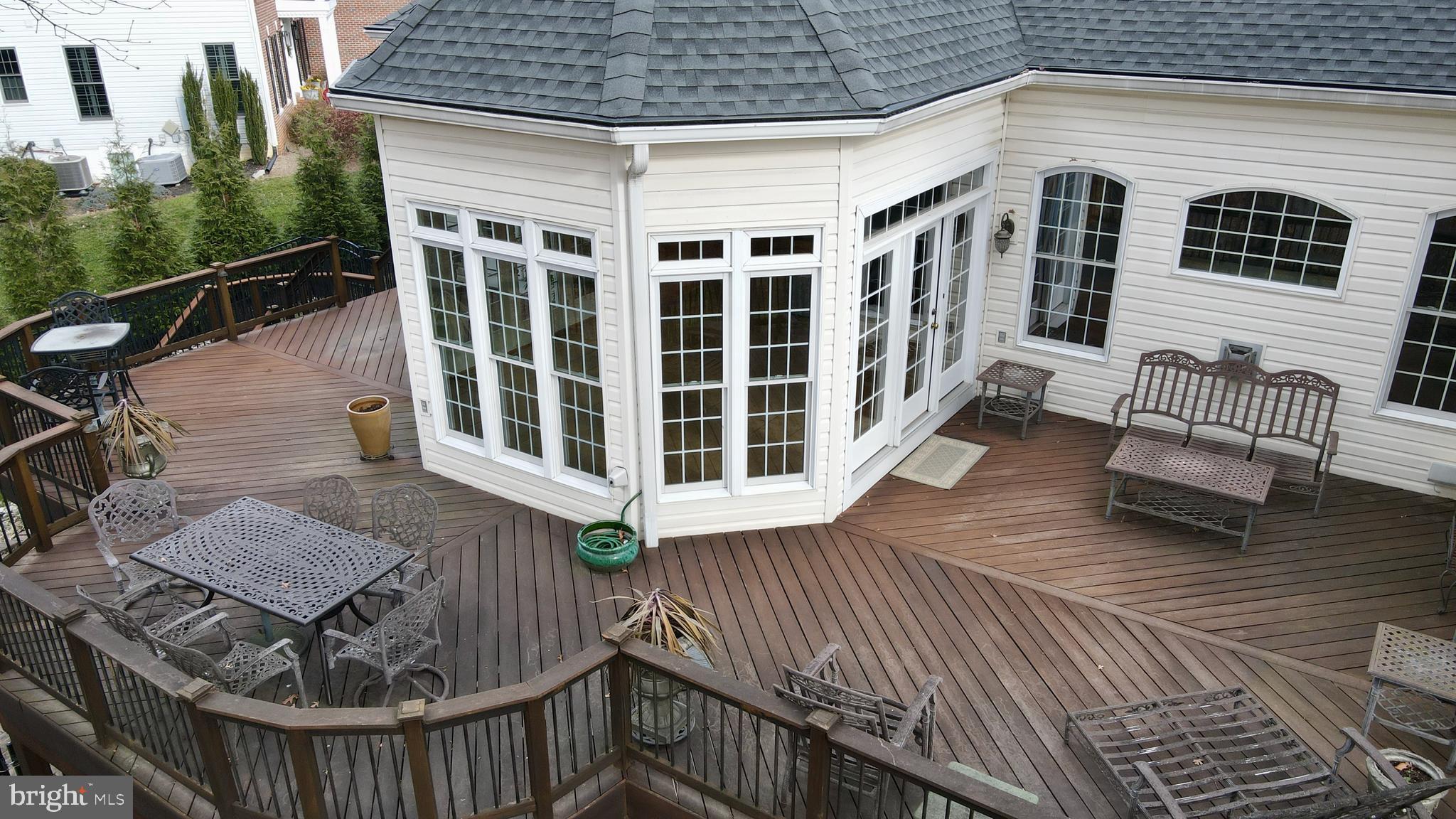 FOREST MANOR - Residential