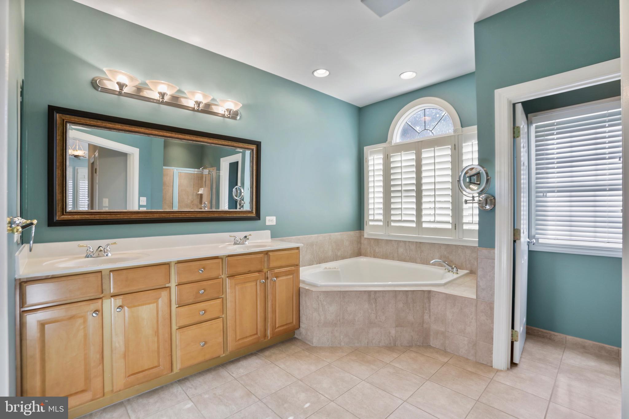 FOREST MANOR - Residential