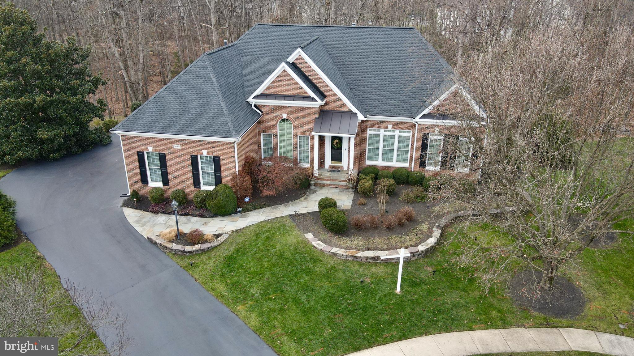 FOREST MANOR - Residential