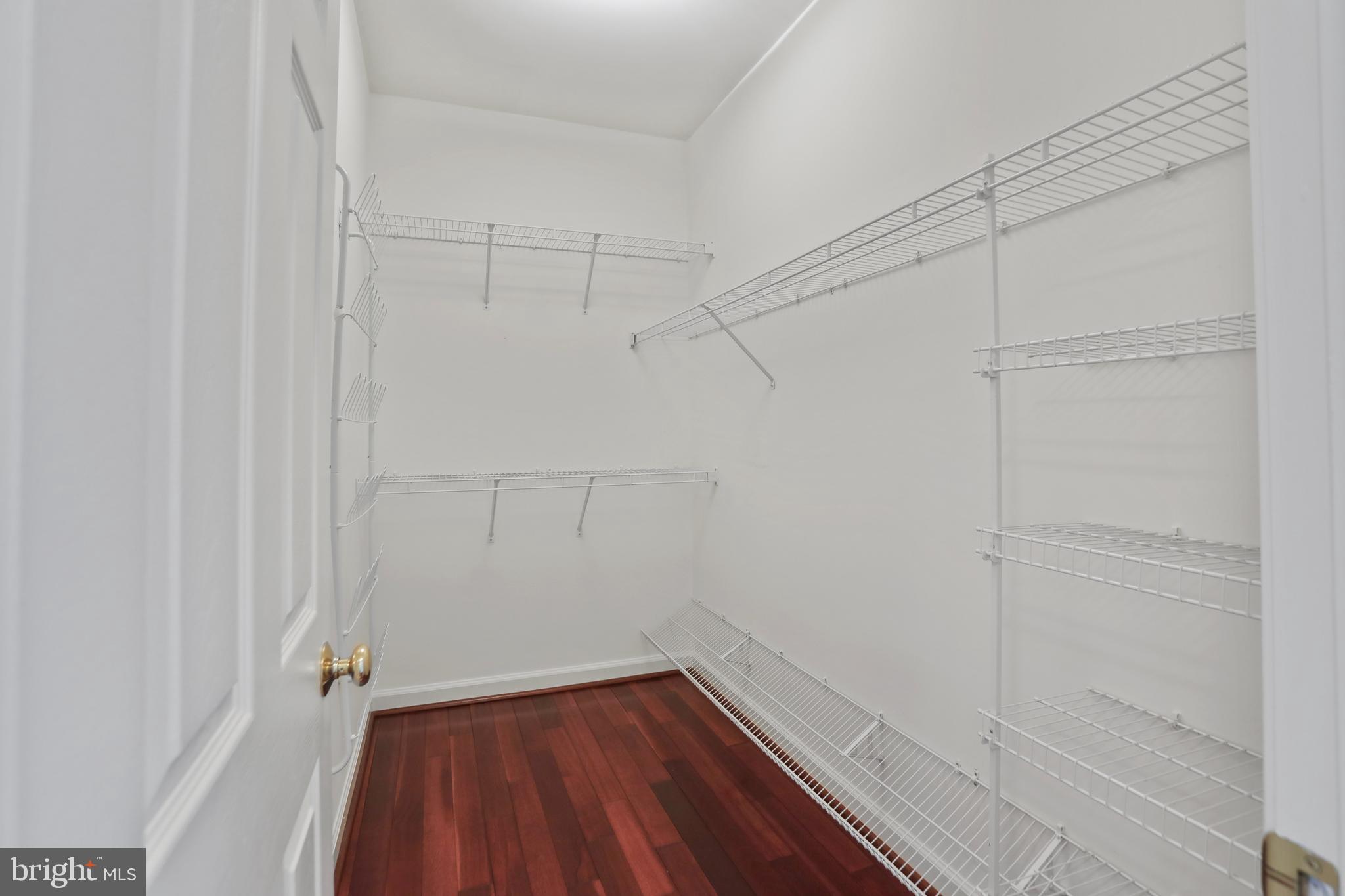 FOREST MANOR - Residential