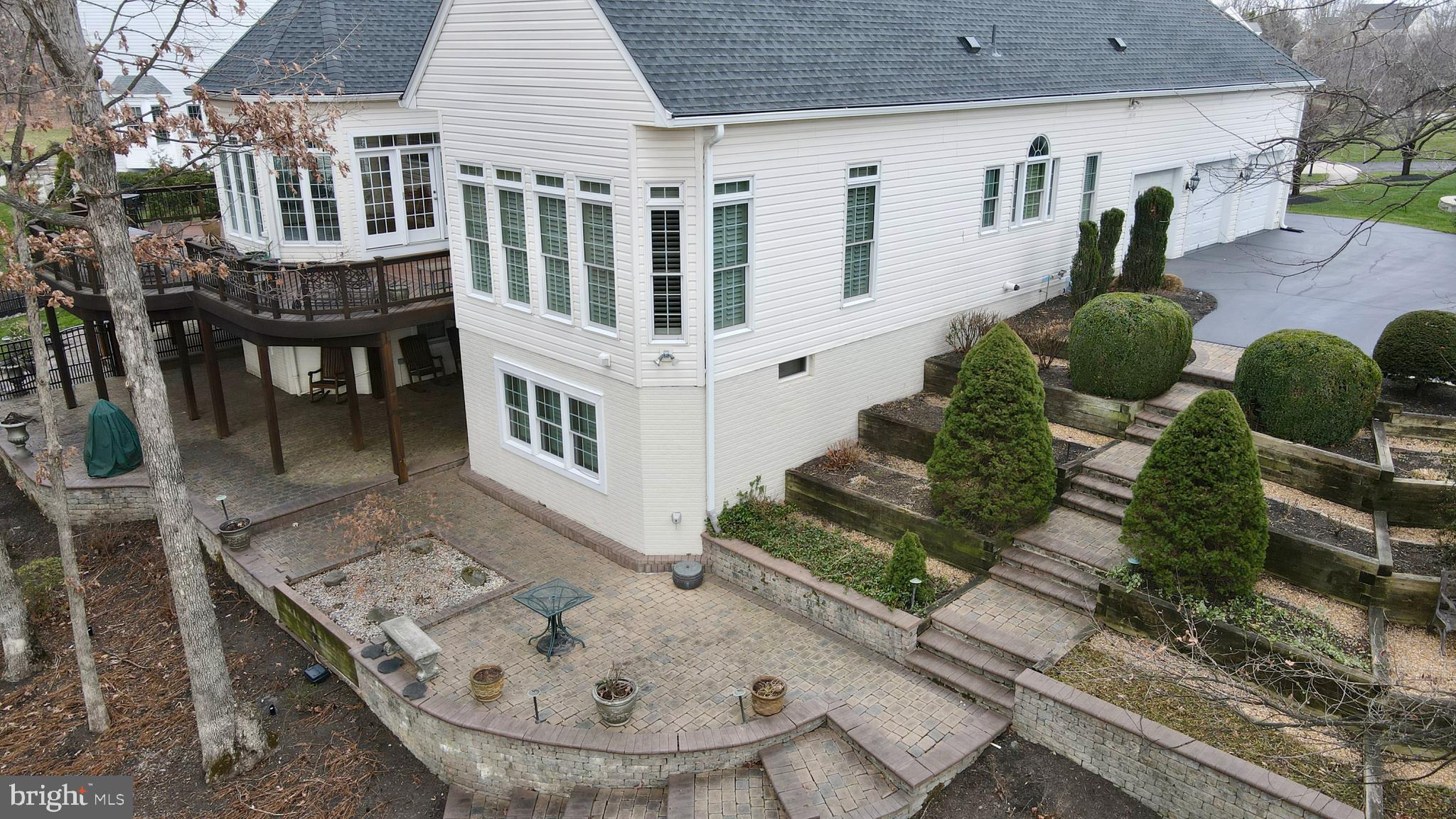 FOREST MANOR - Residential