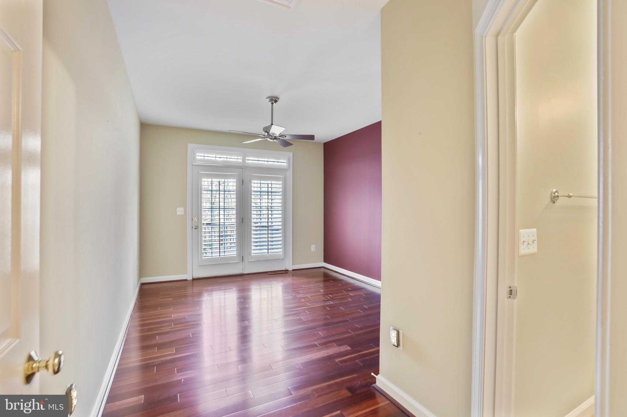 FOREST MANOR - Residential