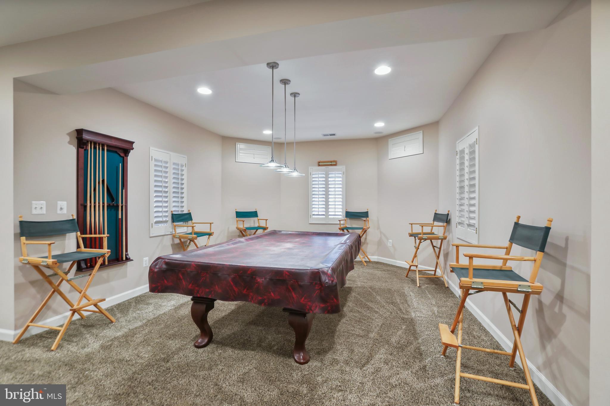 FOREST MANOR - Residential