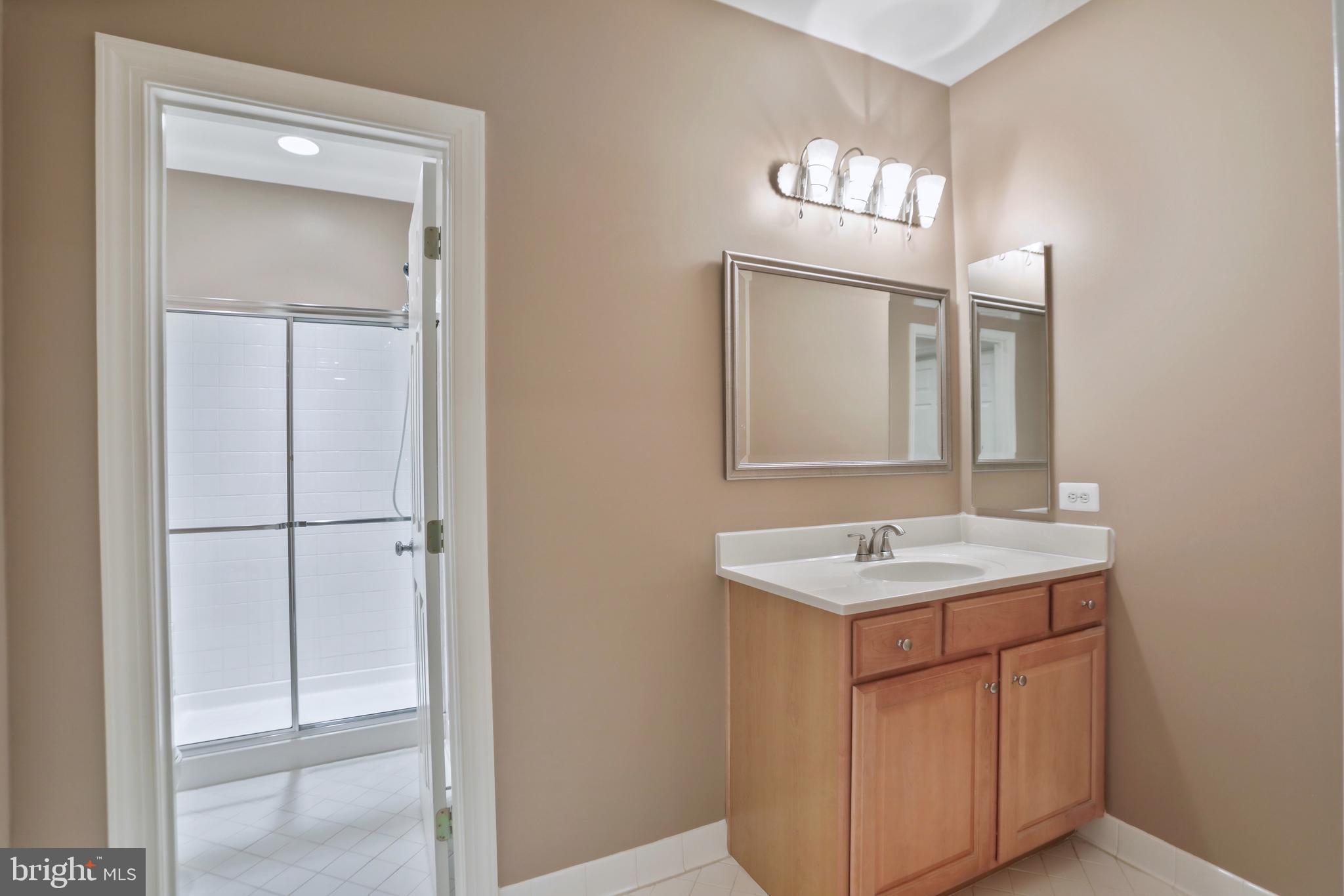 FOREST MANOR - Residential