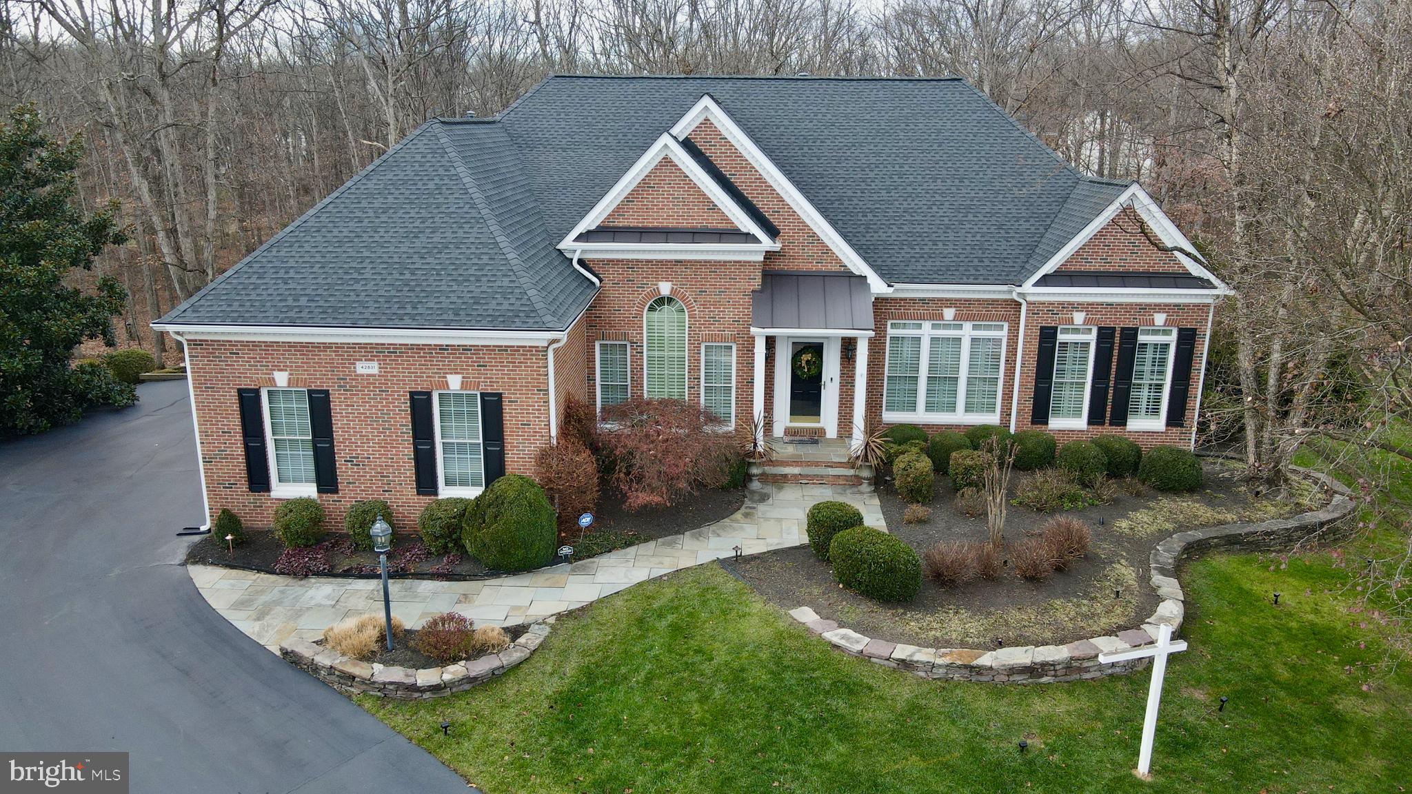 FOREST MANOR - Residential