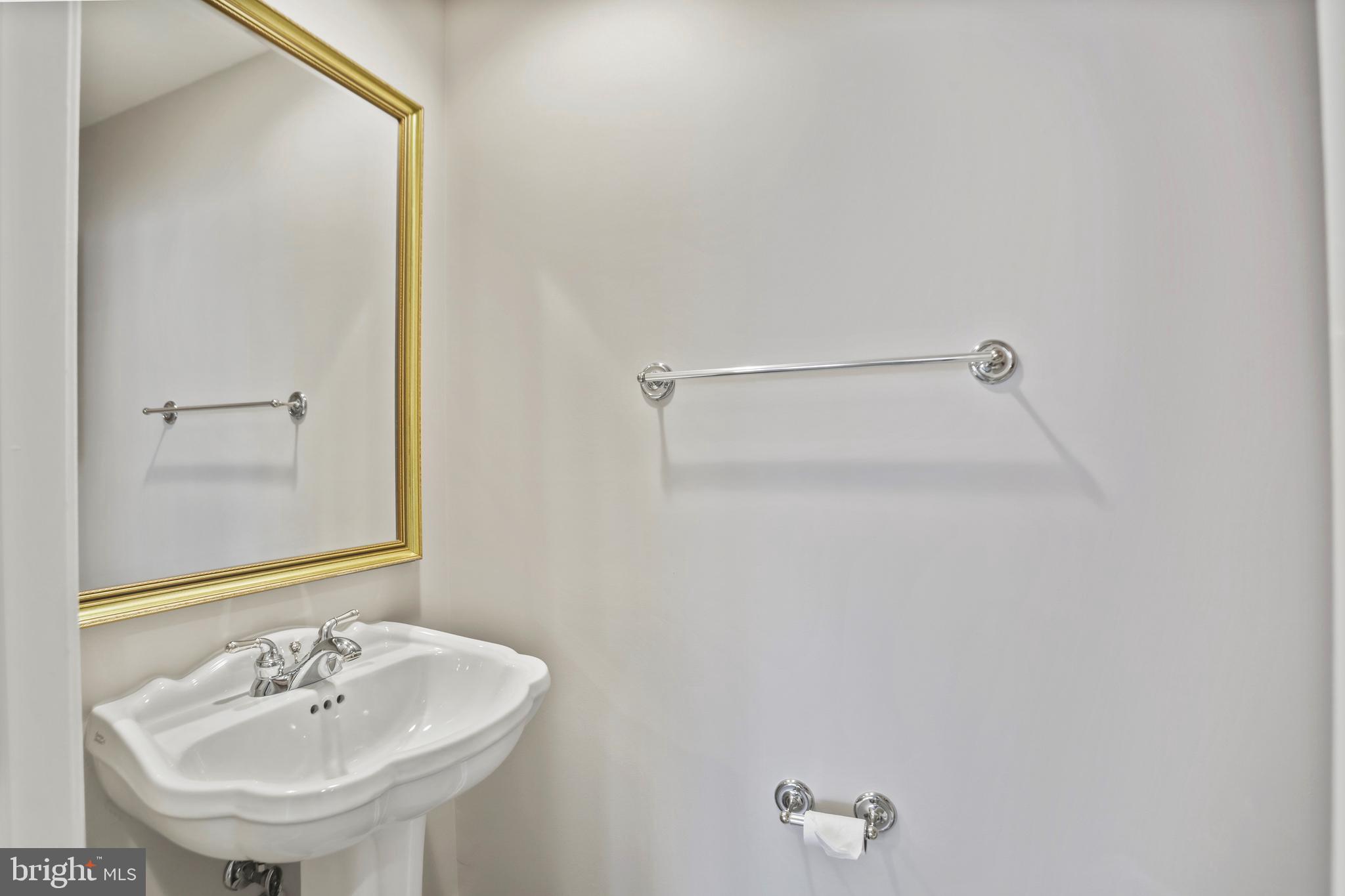 FOREST MANOR - Residential