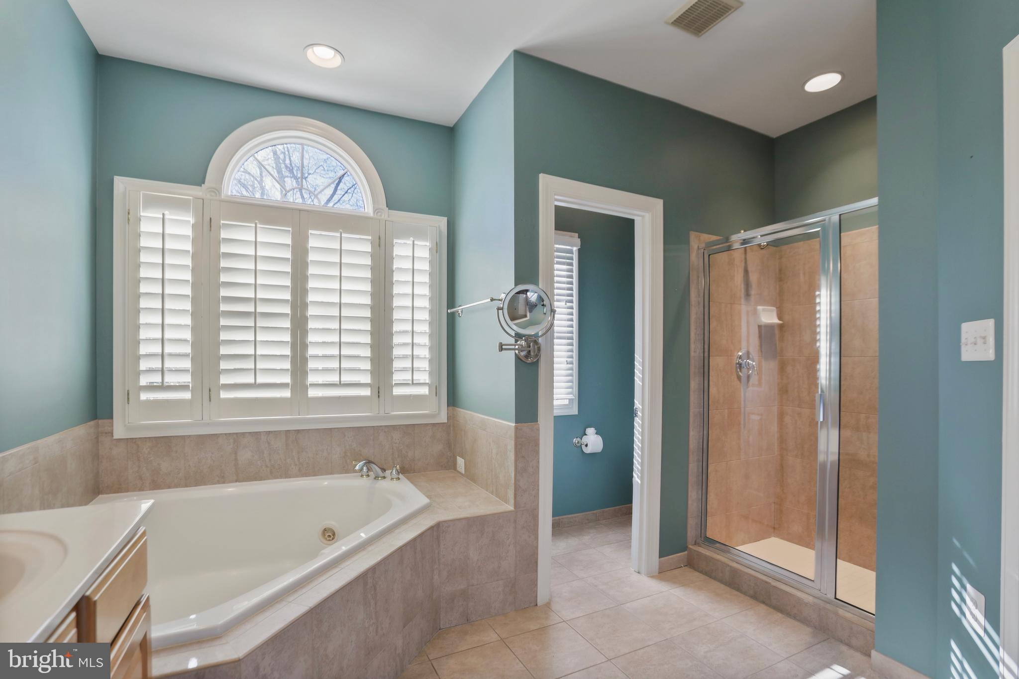 FOREST MANOR - Residential