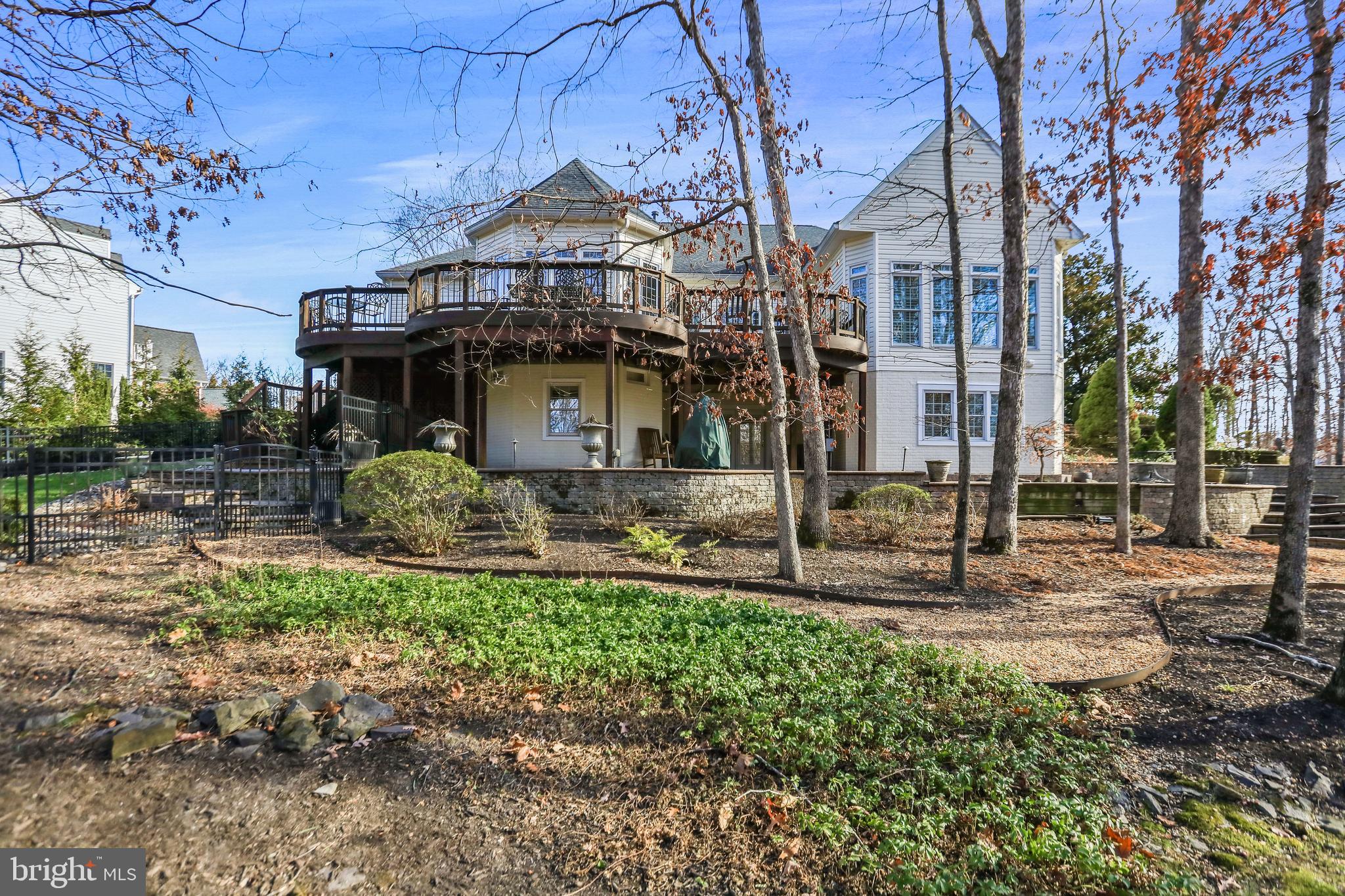 FOREST MANOR - Residential