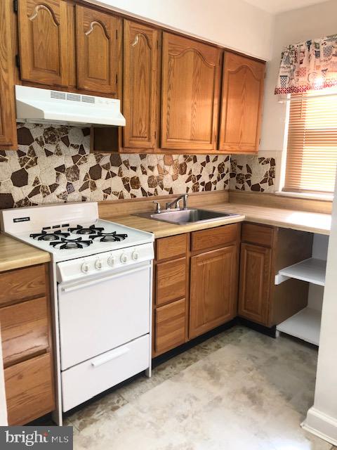 GOVANS - Residential Lease