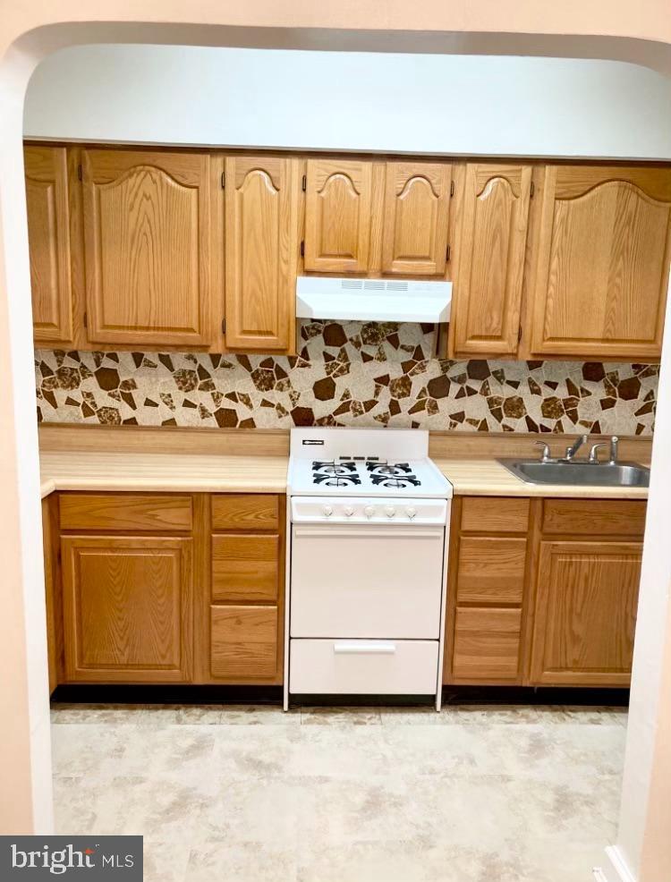 GOVANS - Residential Lease