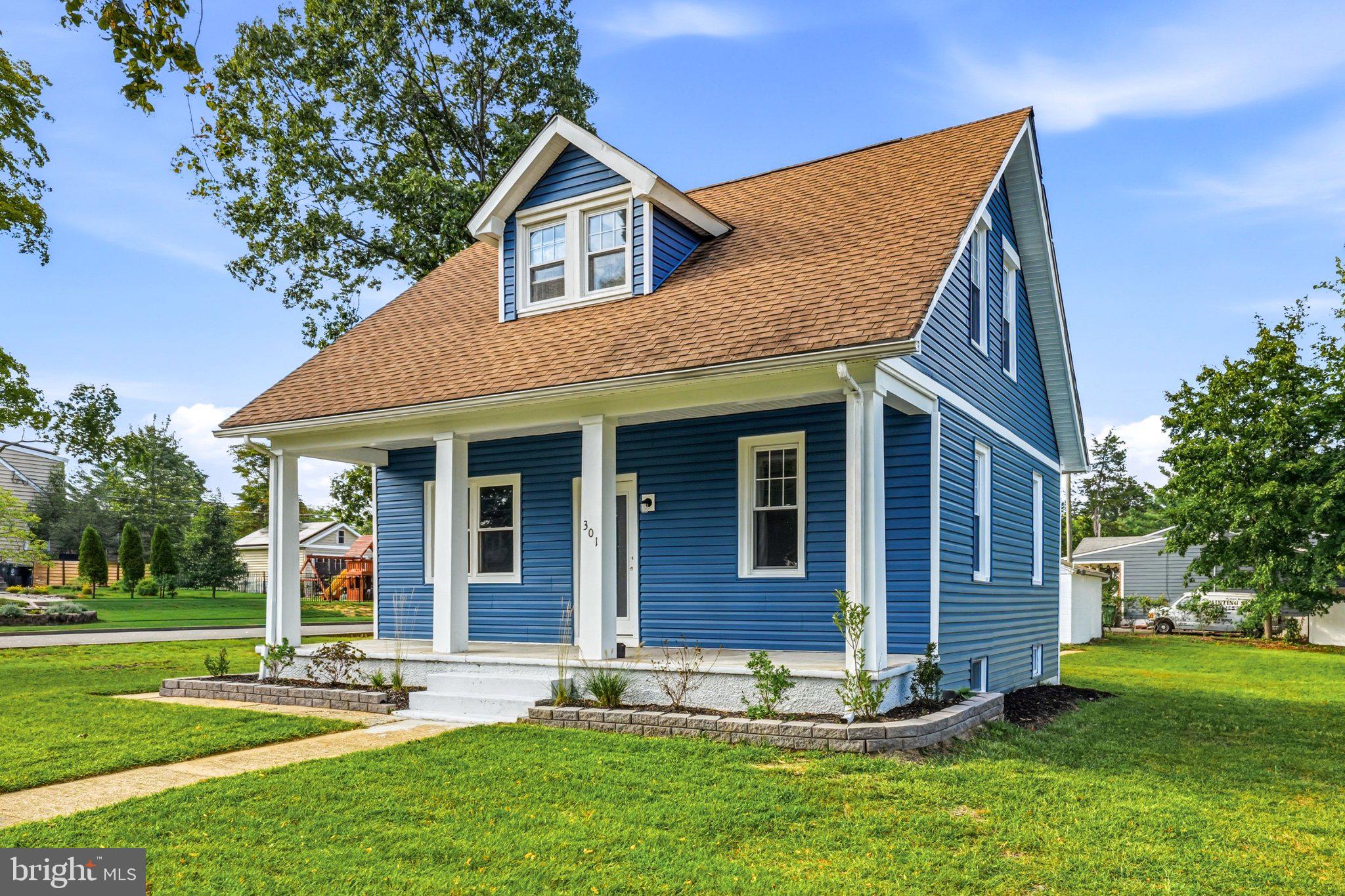 301 E MAPLE STREET