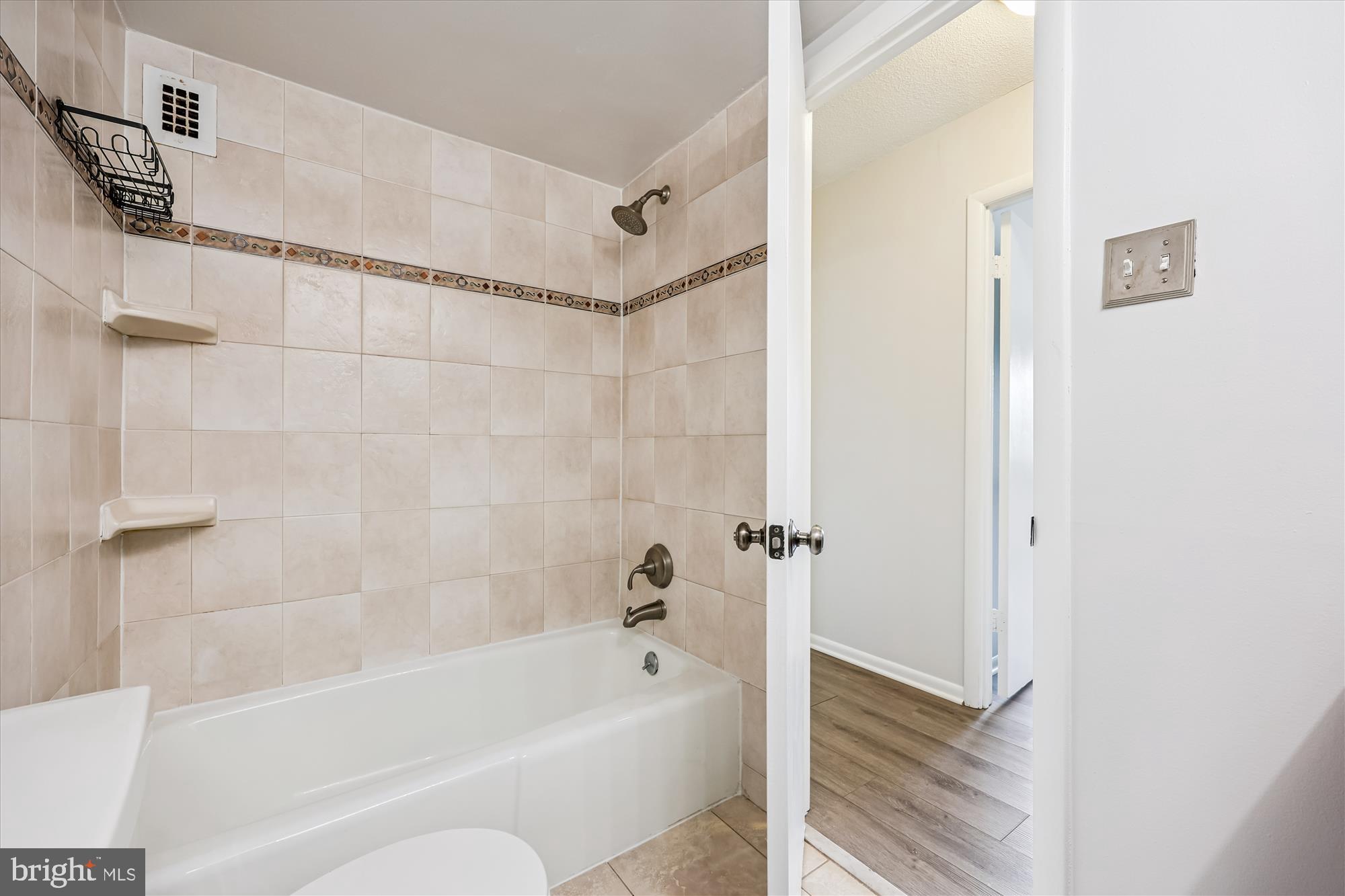 UNIVERSITY TOWERS CODM - Residential