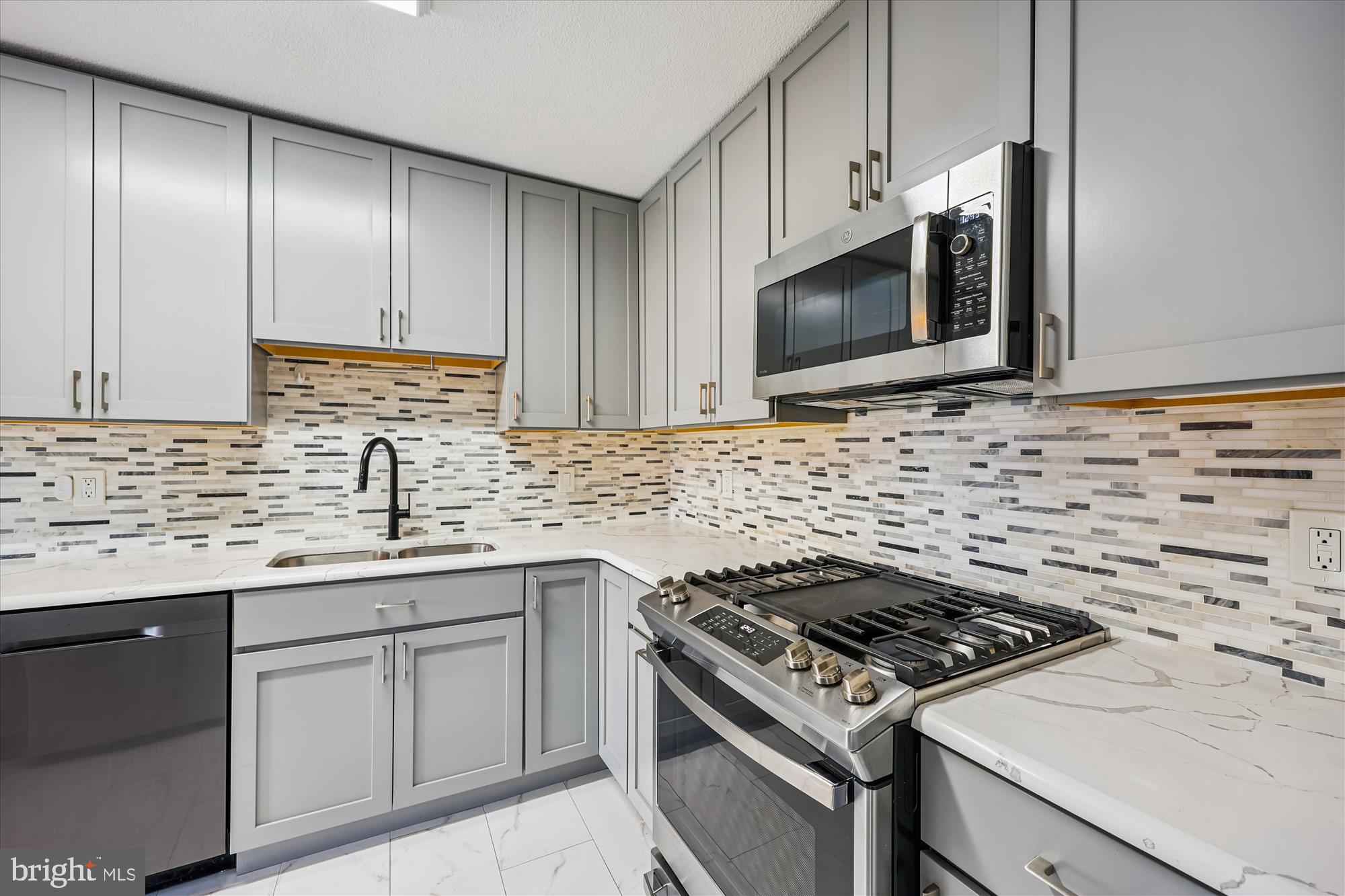 UNIVERSITY TOWERS CODM - Residential