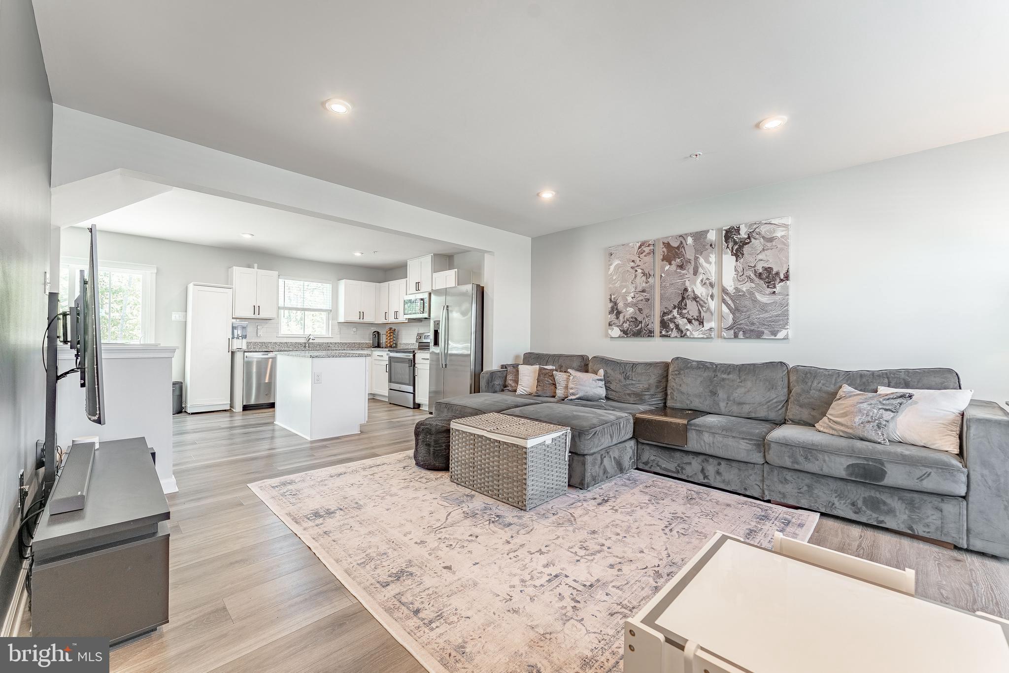 SANATOGA CROSSING - Residential