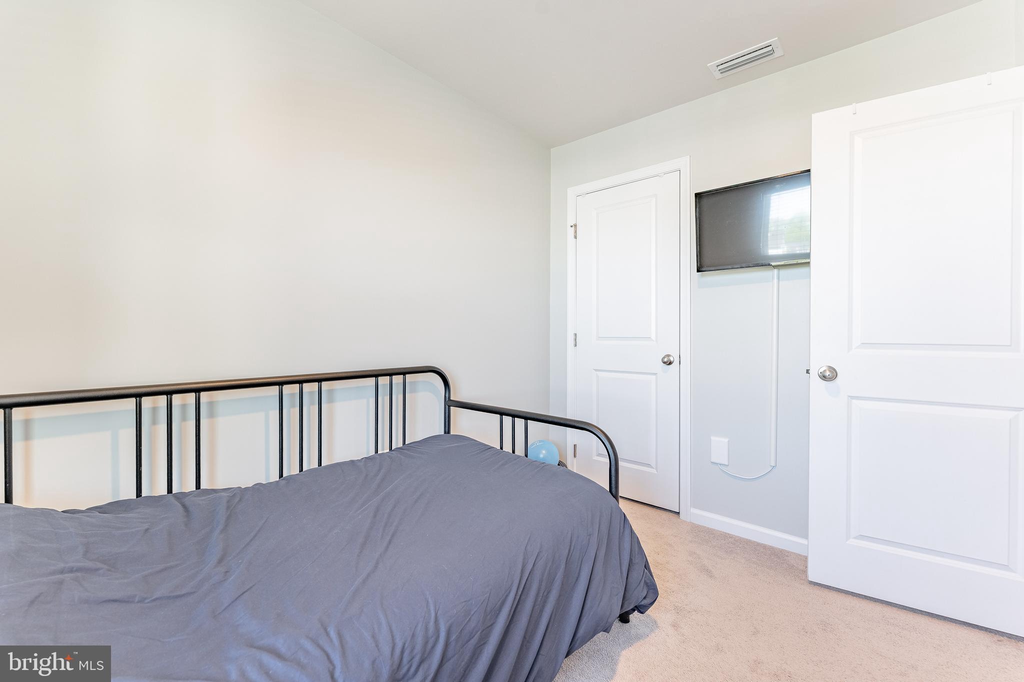 SANATOGA CROSSING - Residential