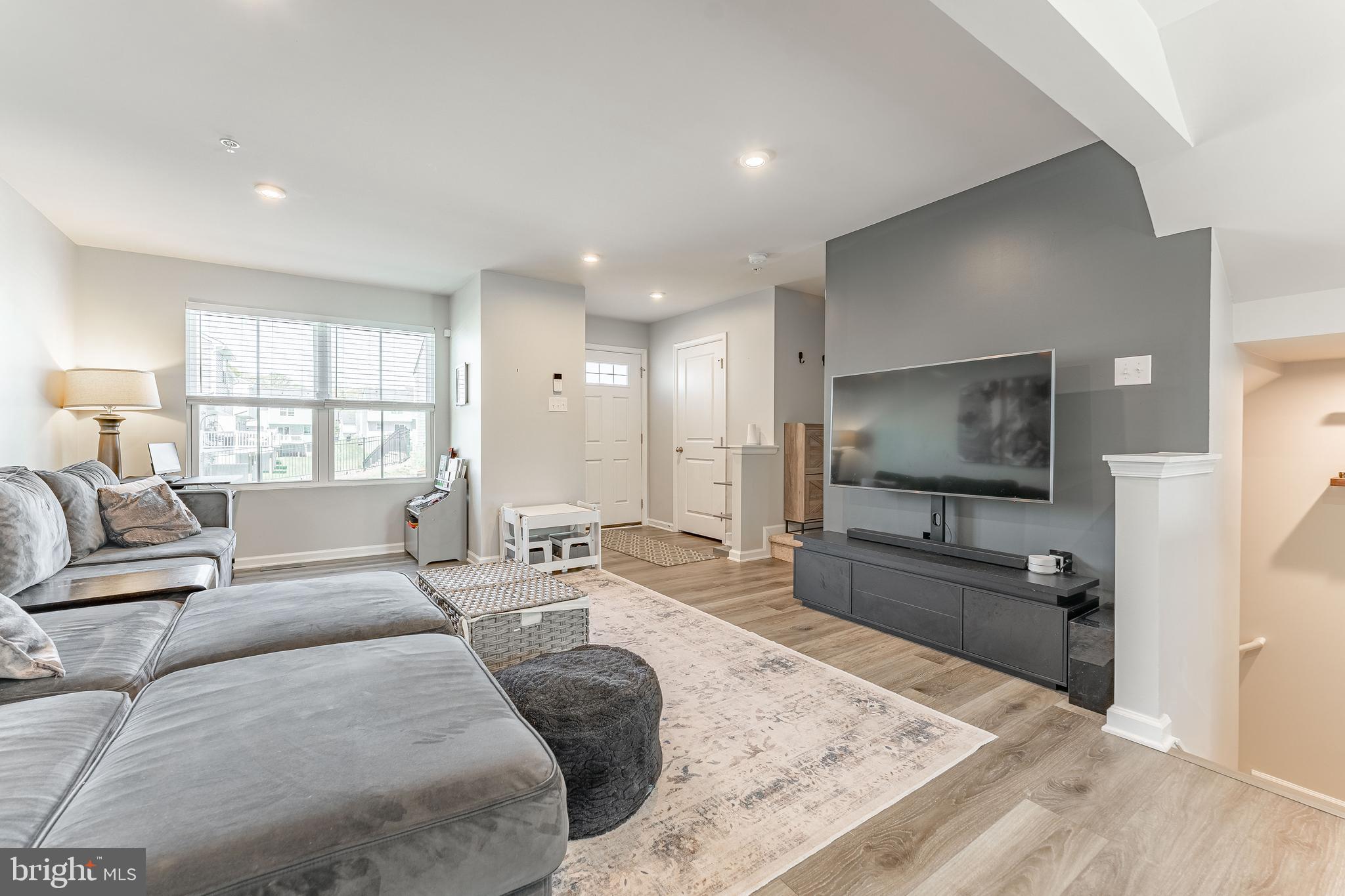 SANATOGA CROSSING - Residential