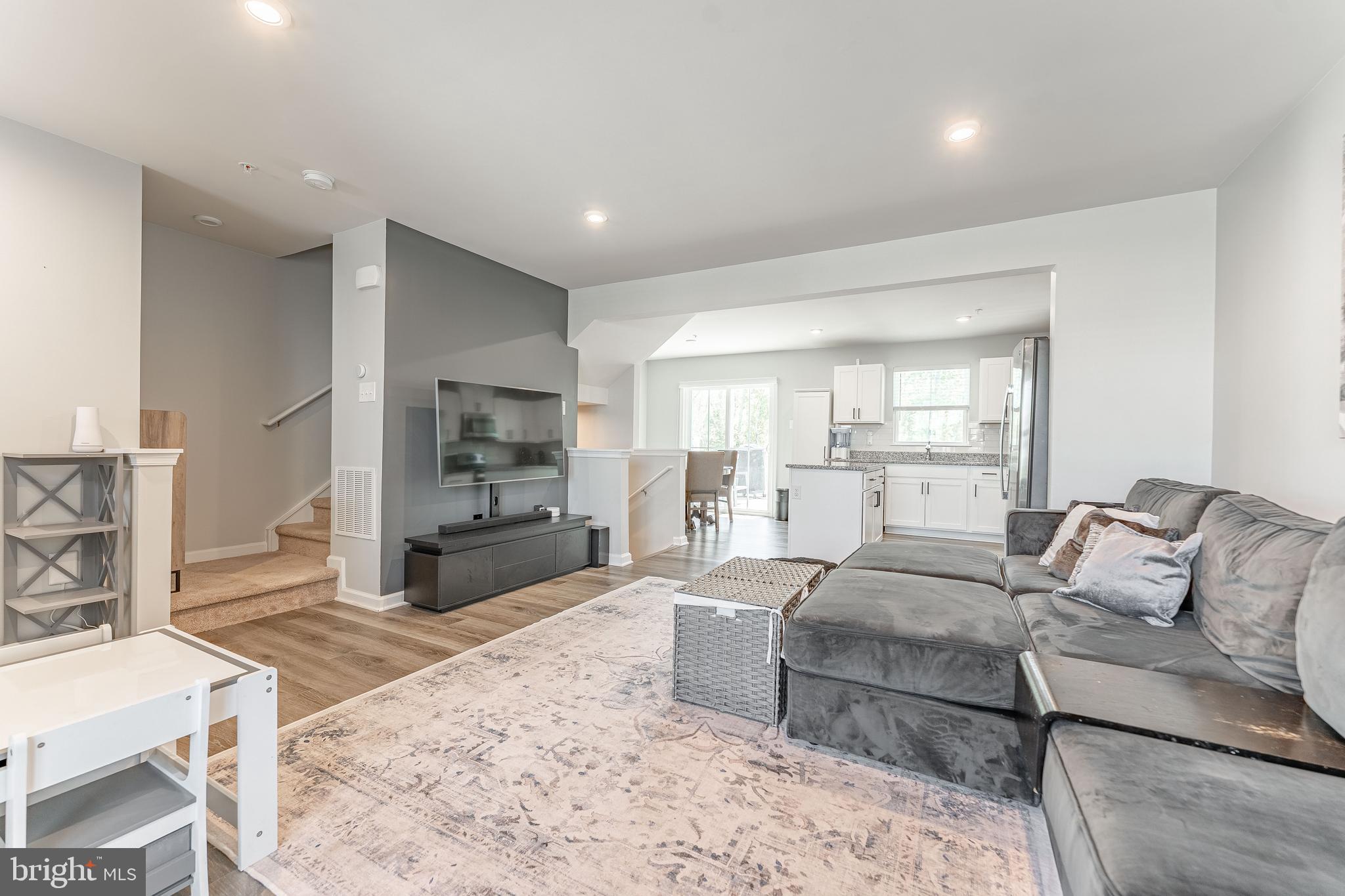 SANATOGA CROSSING - Residential