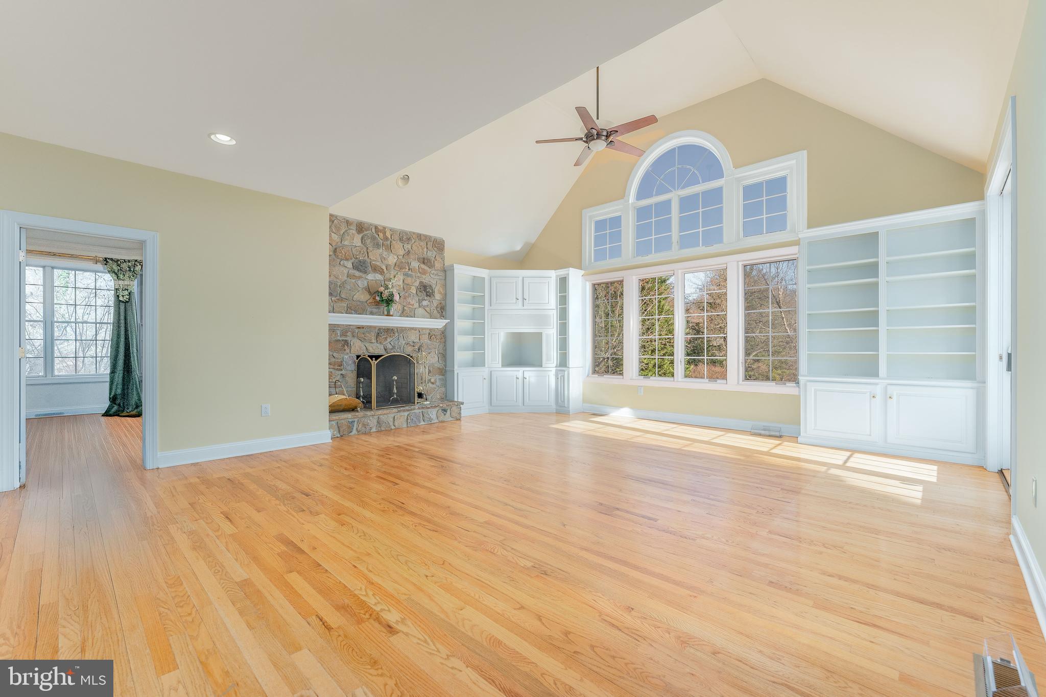 RED LION - Residential