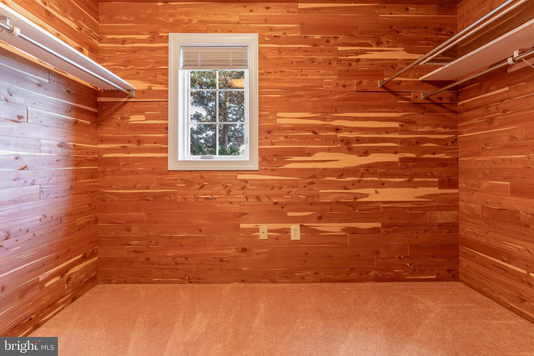 RED LION - Residential