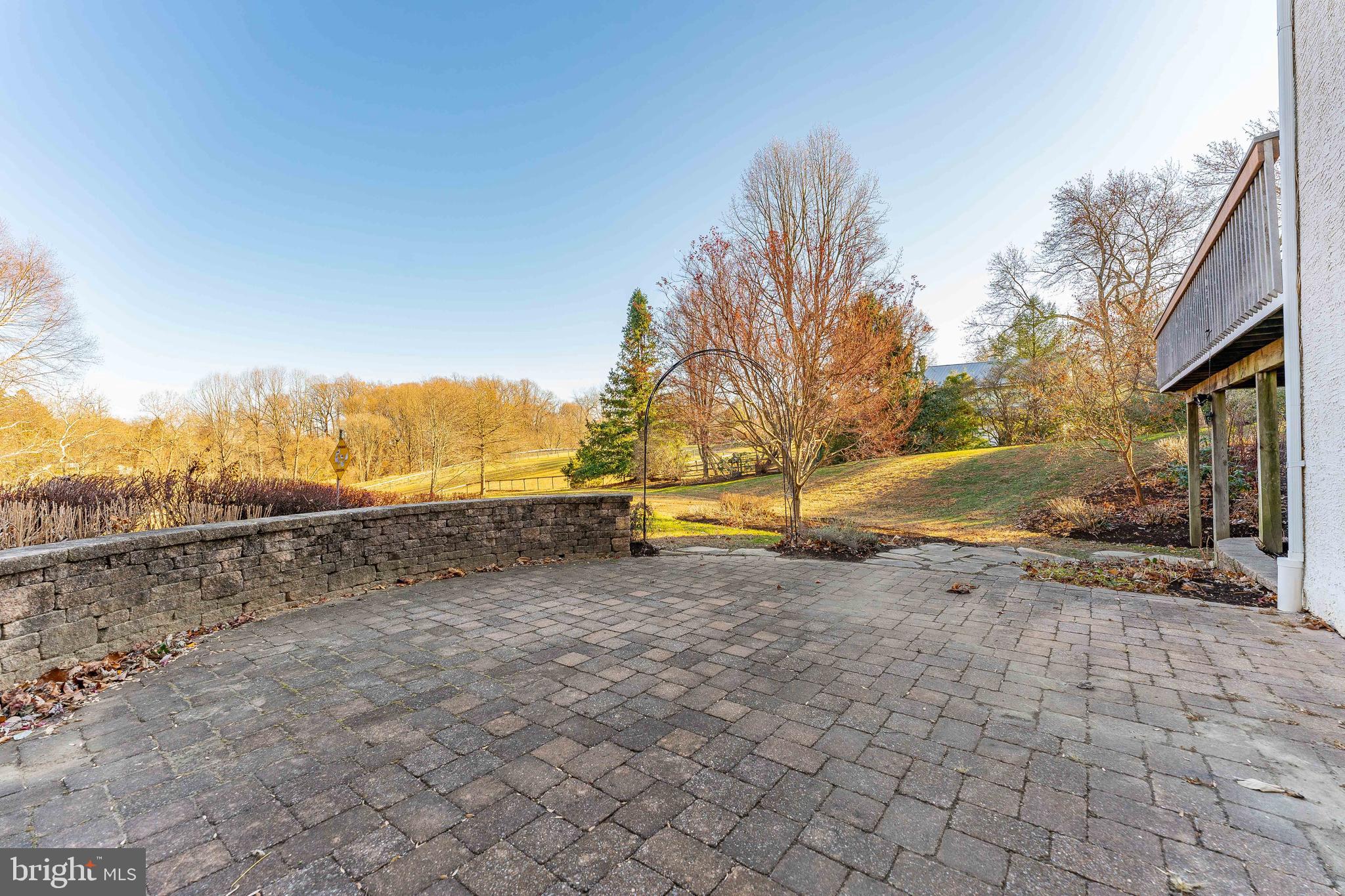 RED LION - Residential