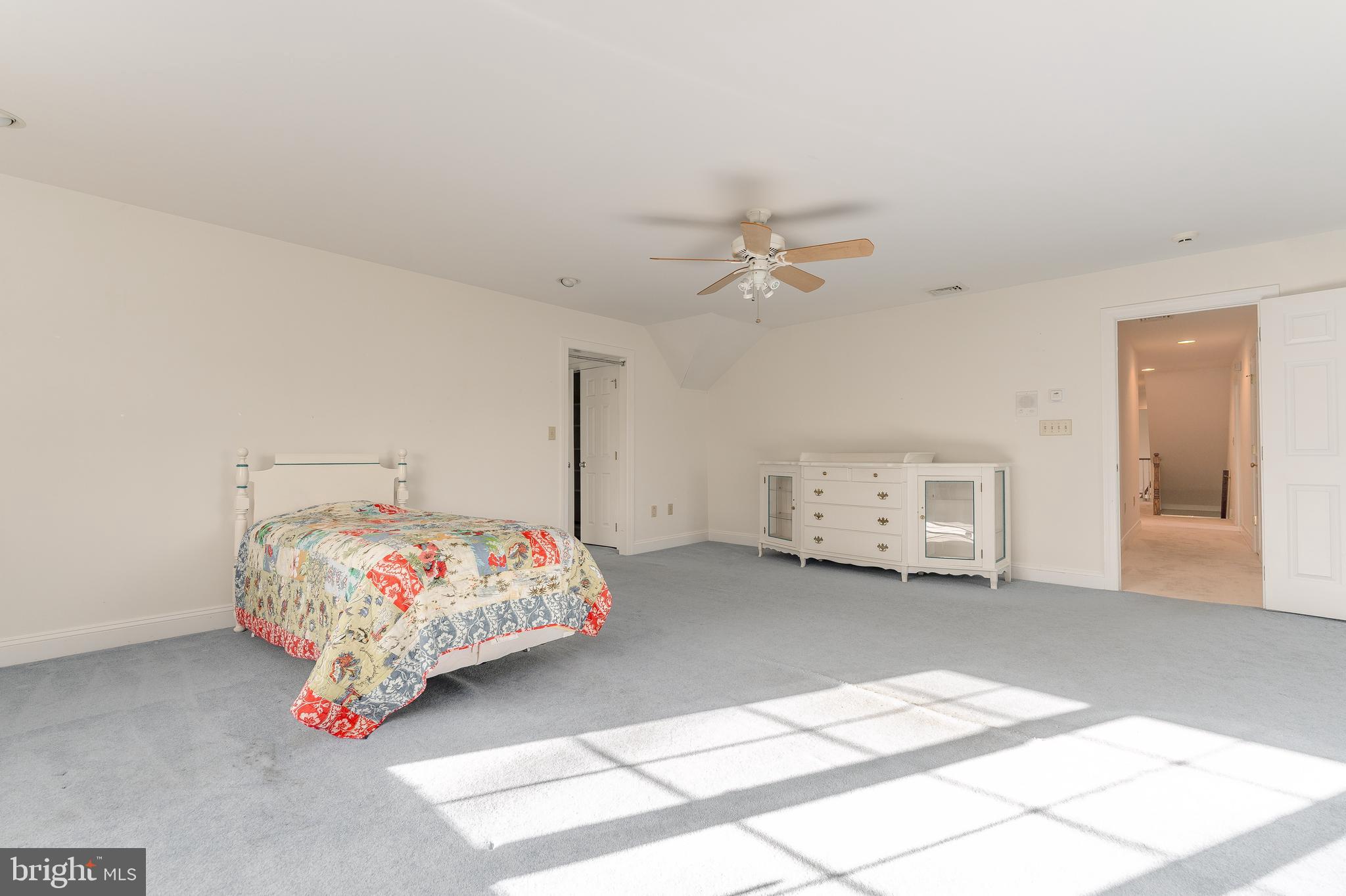 RED LION - Residential