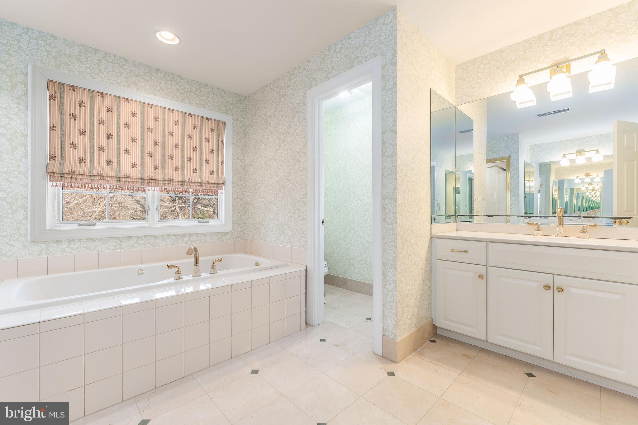 RED LION - Residential