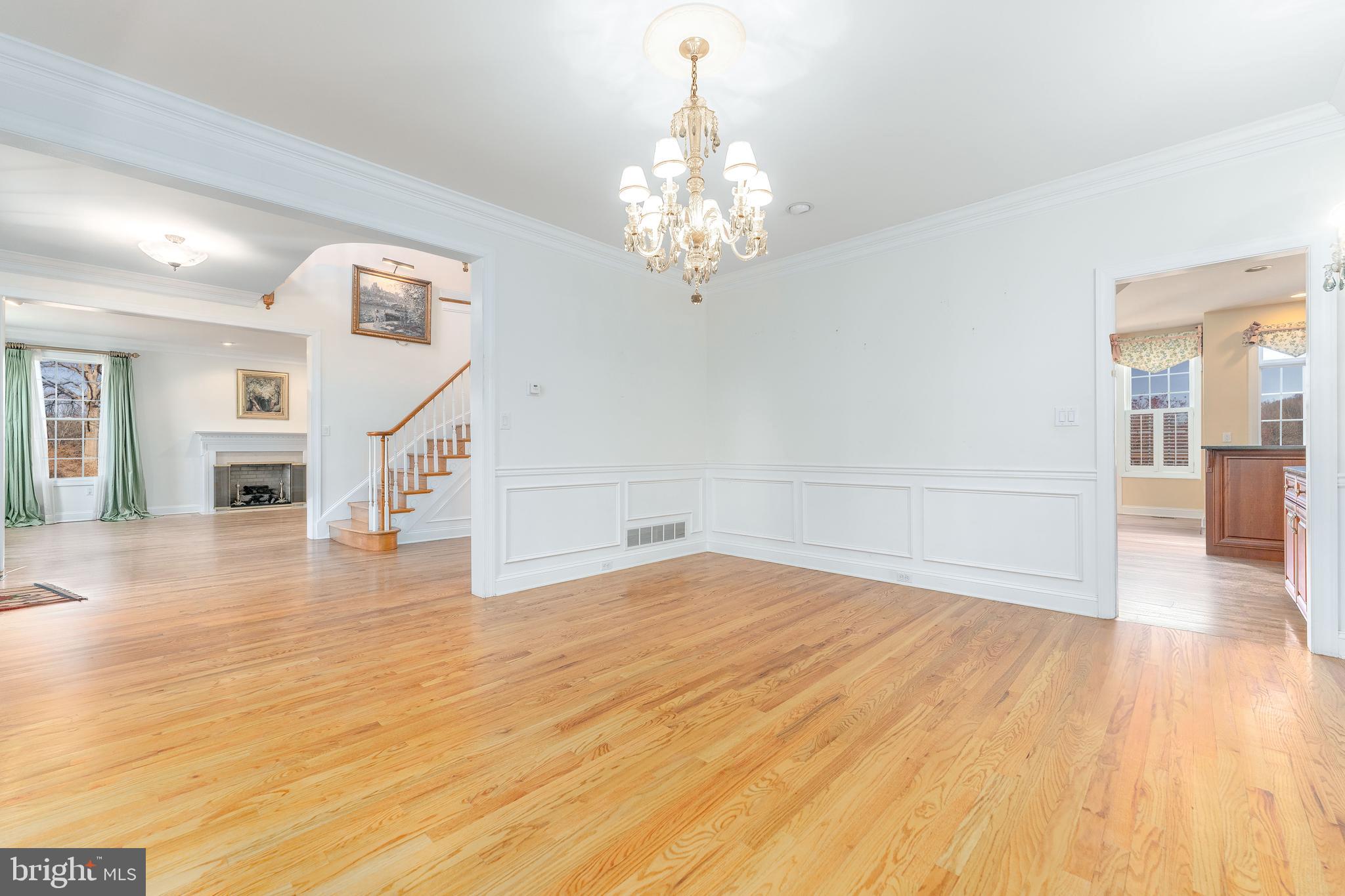 RED LION - Residential