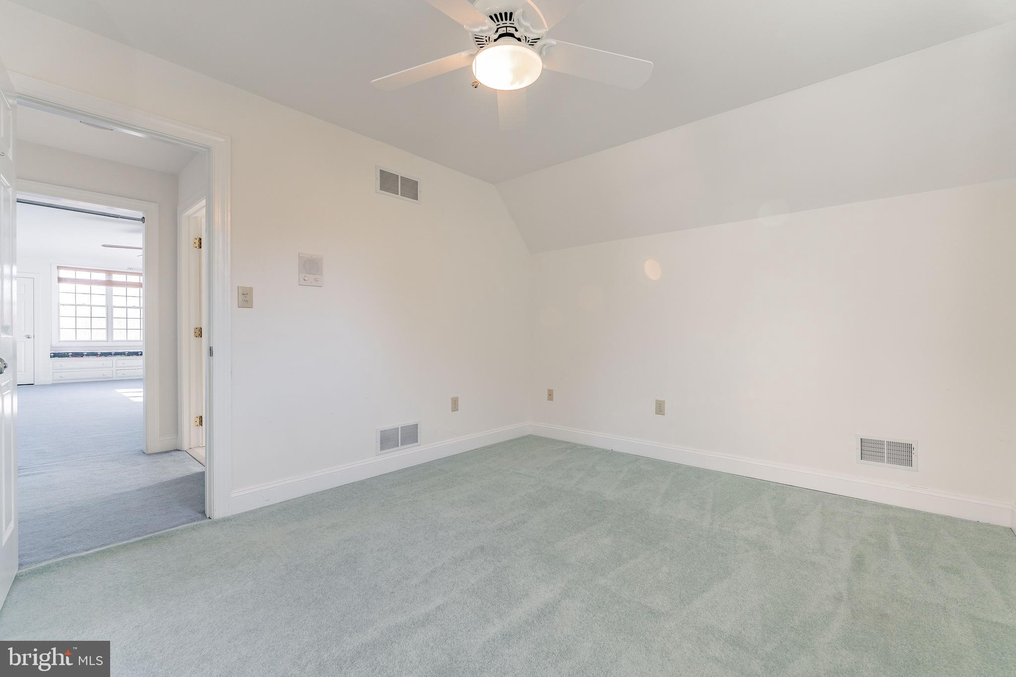 RED LION - Residential