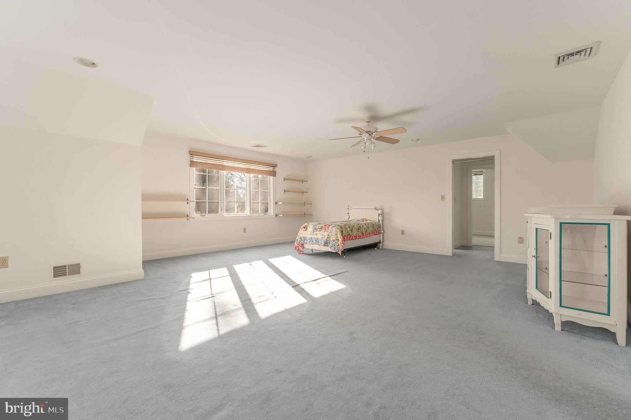 RED LION - Residential