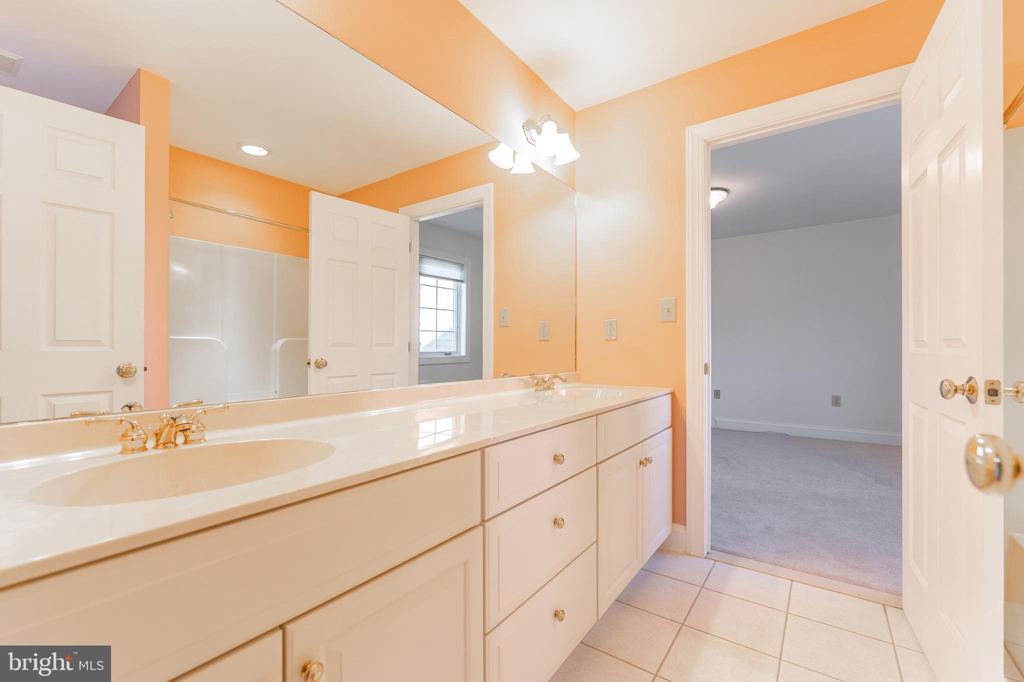 RED LION - Residential