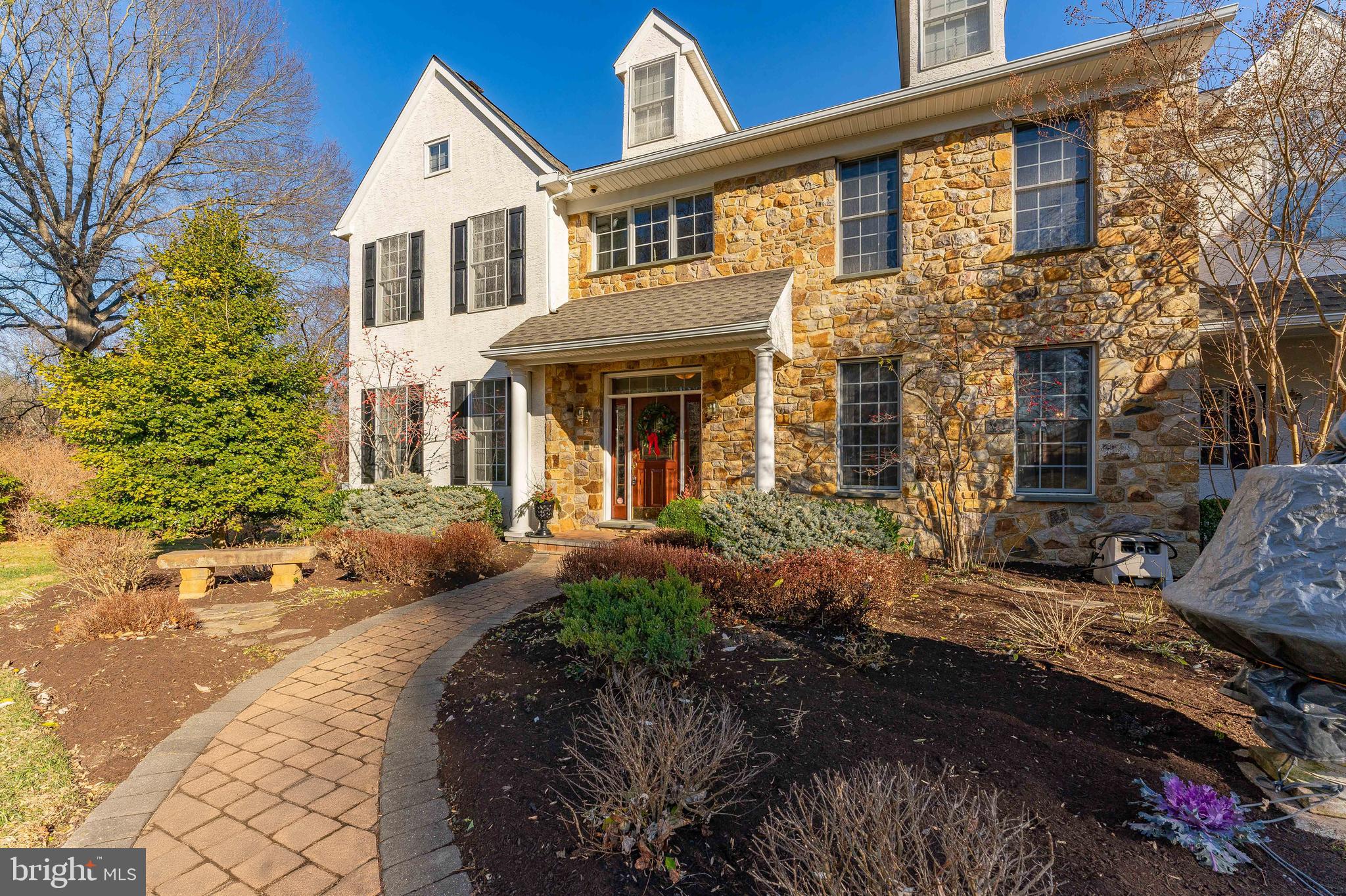 RED LION - Residential