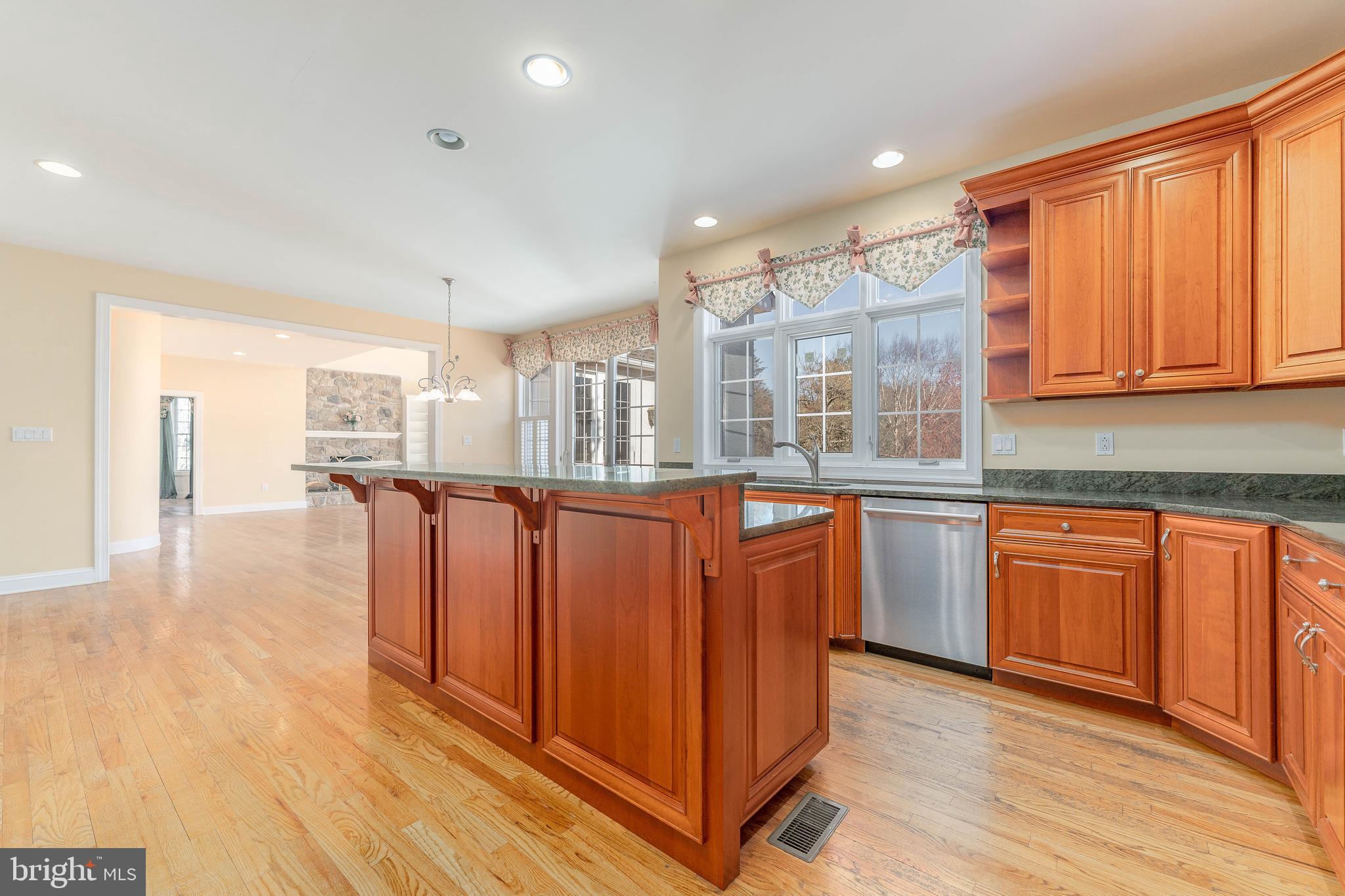 RED LION - Residential