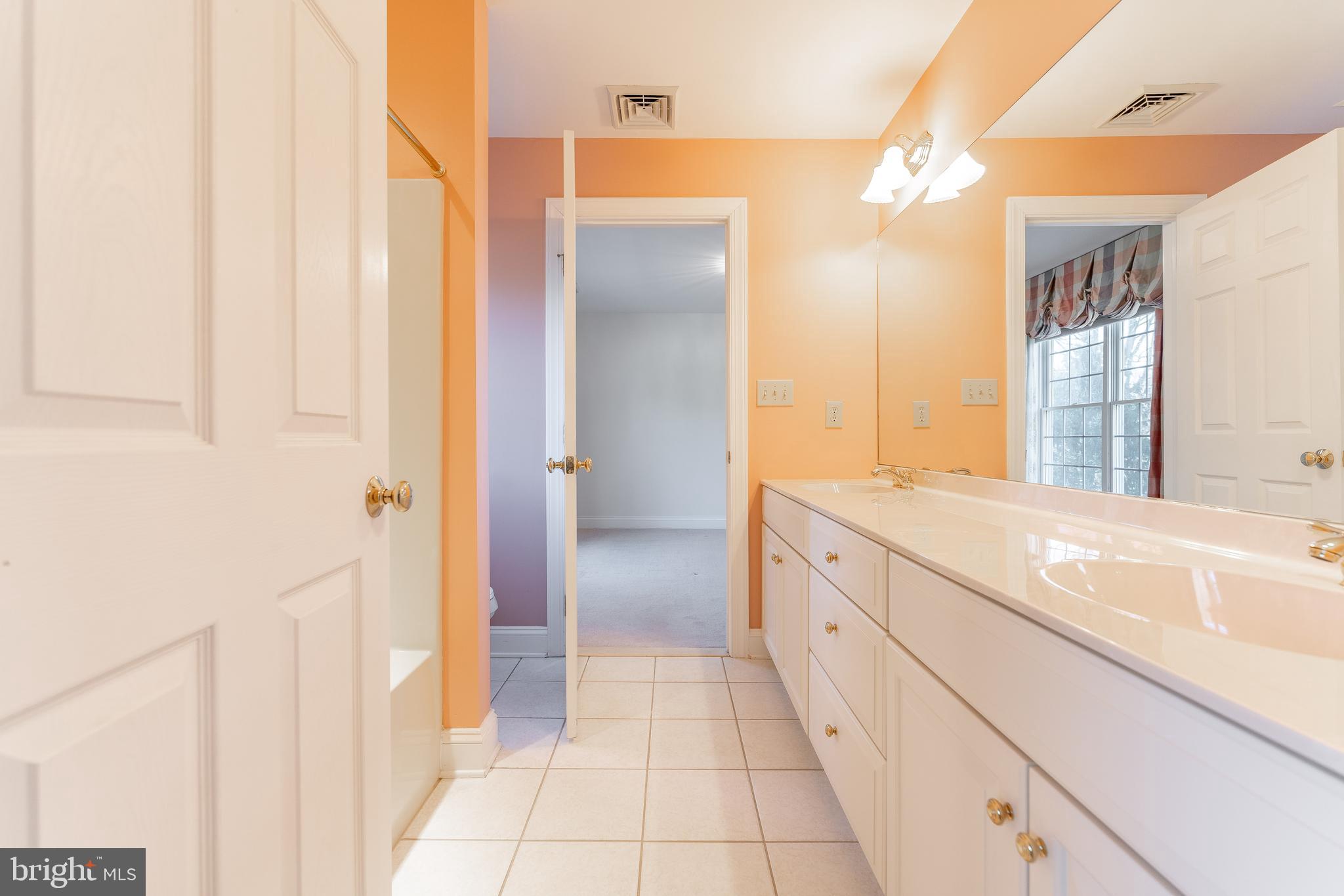 RED LION - Residential