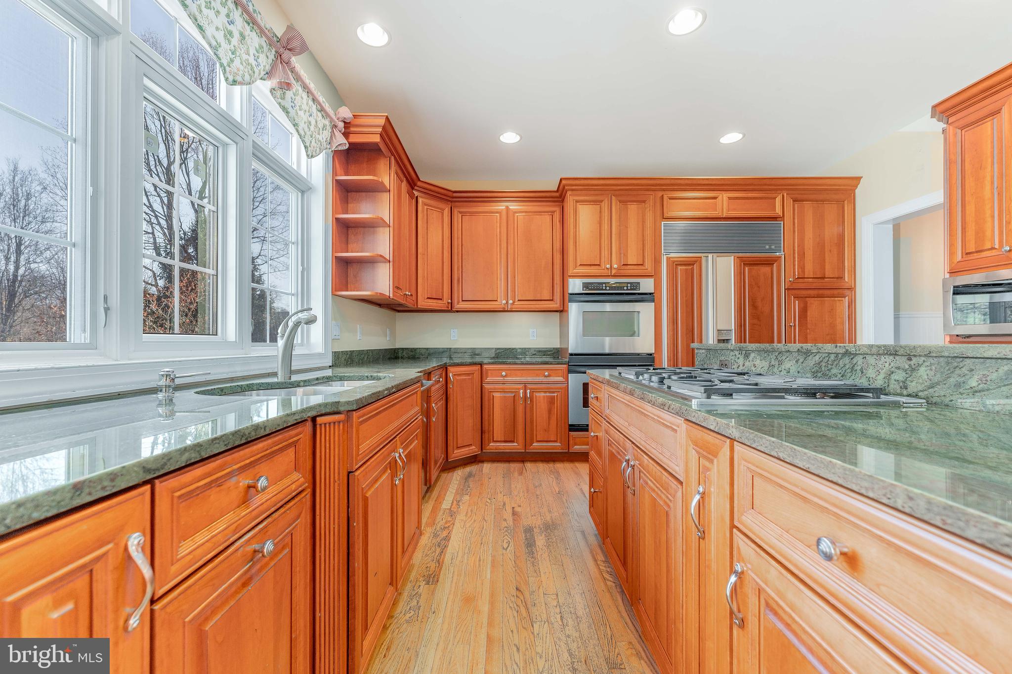 RED LION - Residential