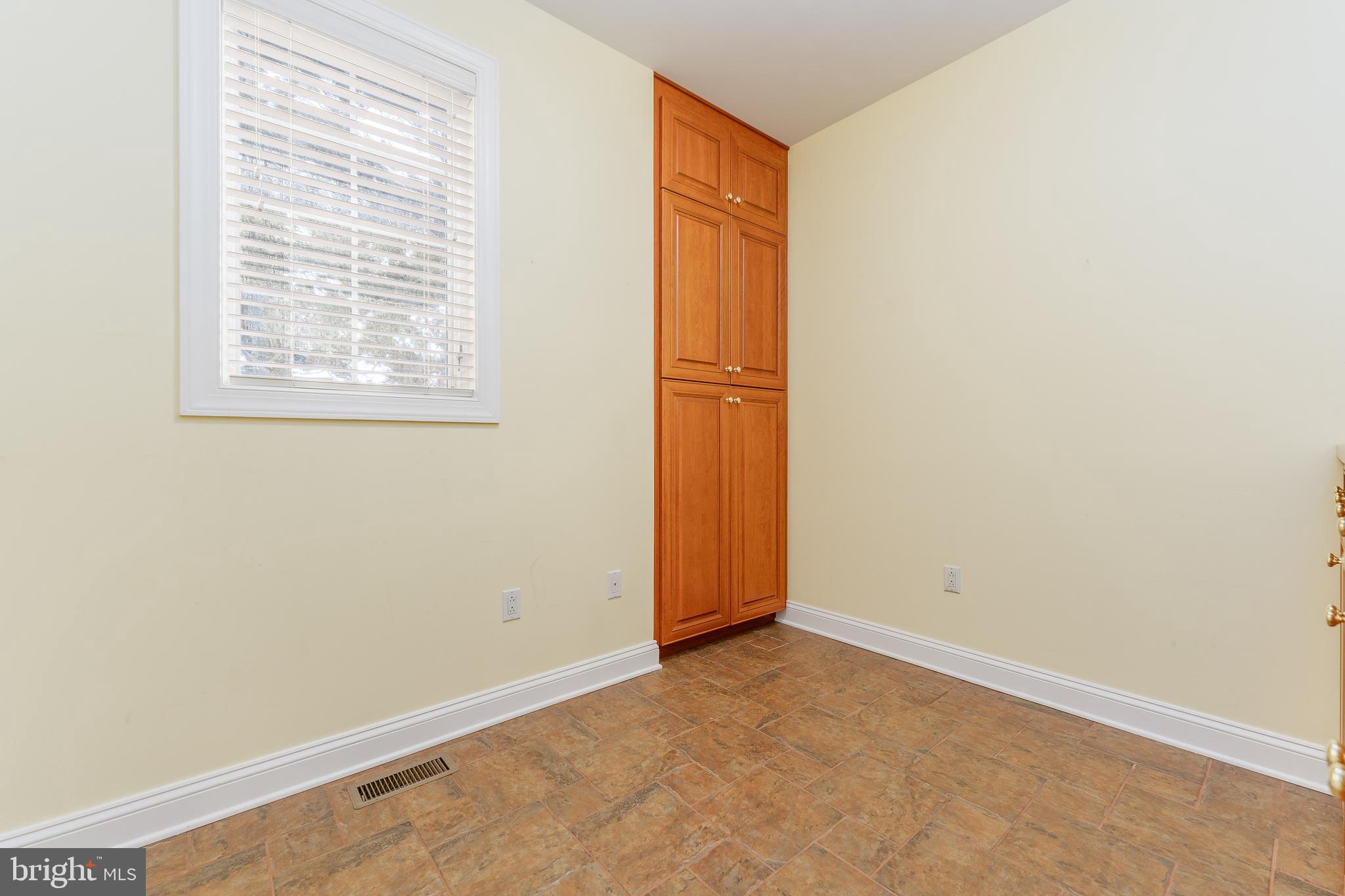 RED LION - Residential