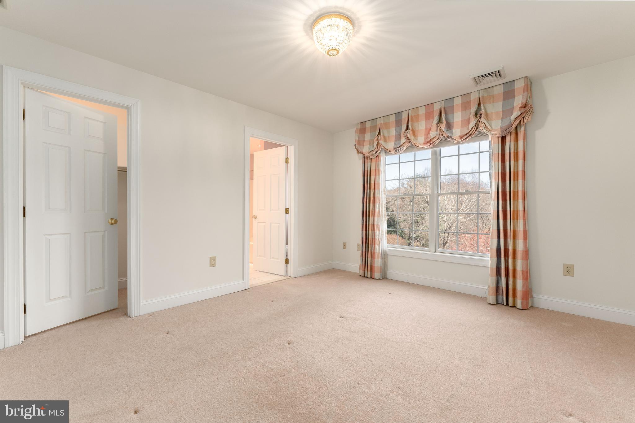 RED LION - Residential